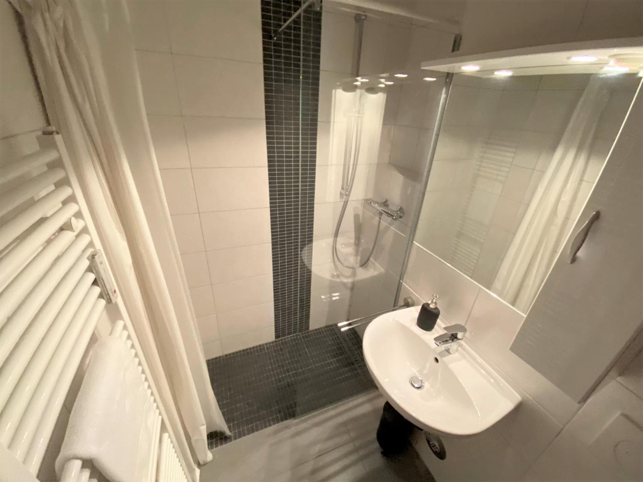 One-Bedroom Apartment - Photo 25