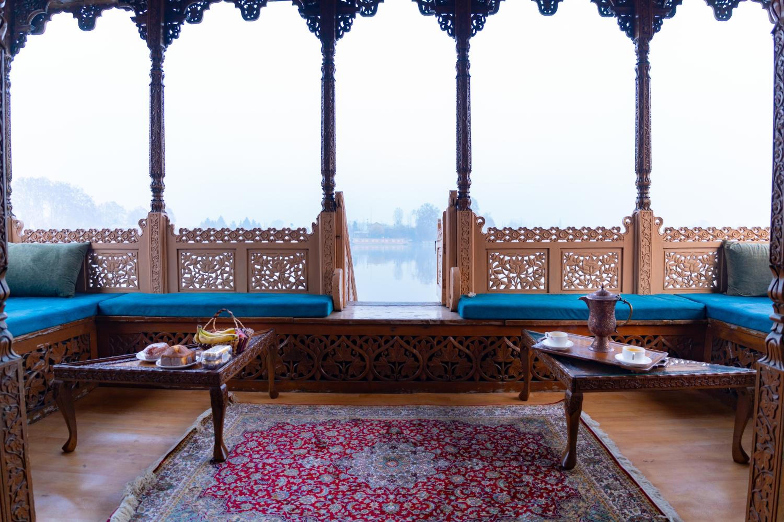 Standard King Room - Photo 11