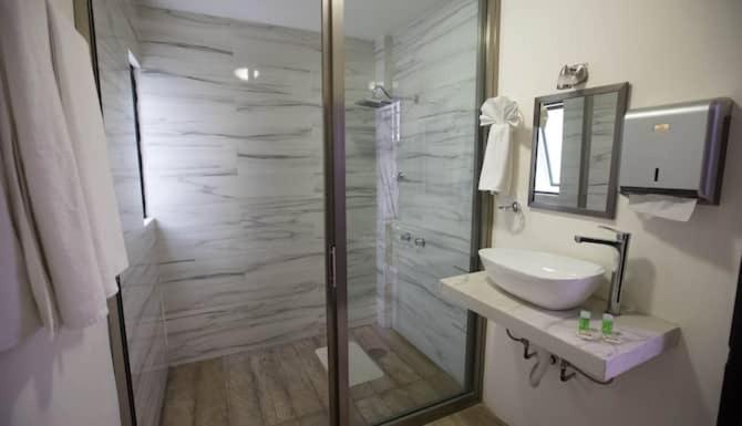 Deluxe Suite photo 3