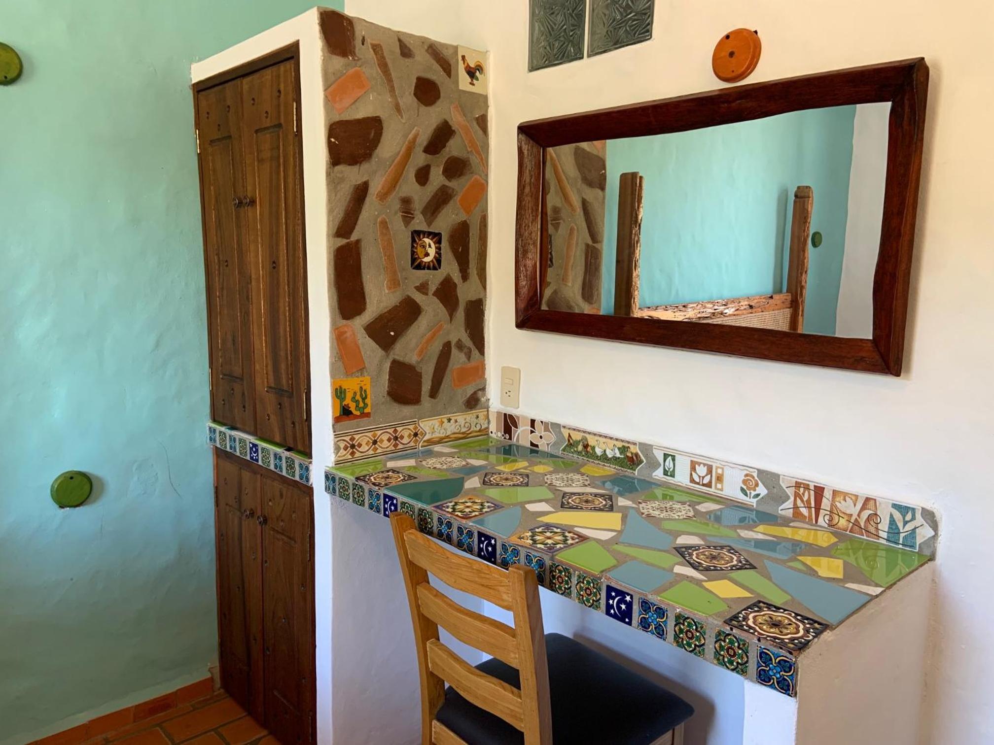 Standard Queen Room - Photo 11