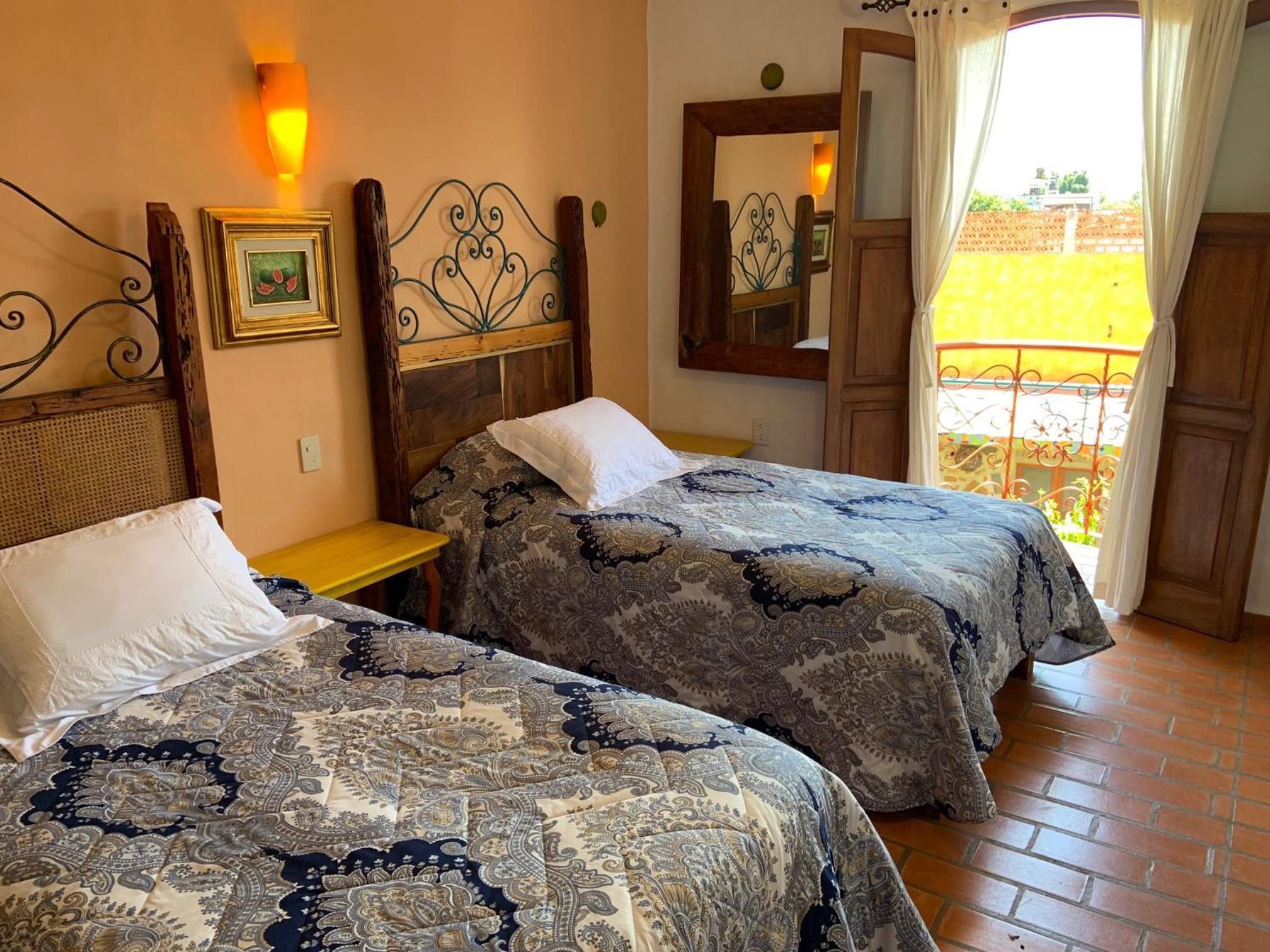 Standard Twin Room - Photo 1