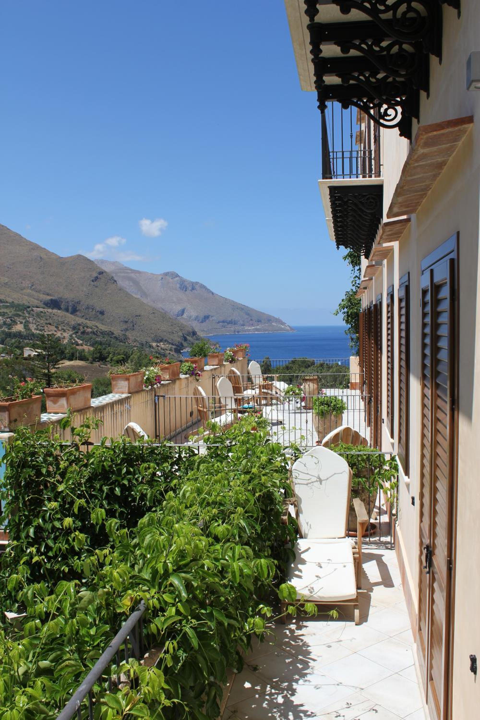 Double Room with Terrace and Mountain View photo 3