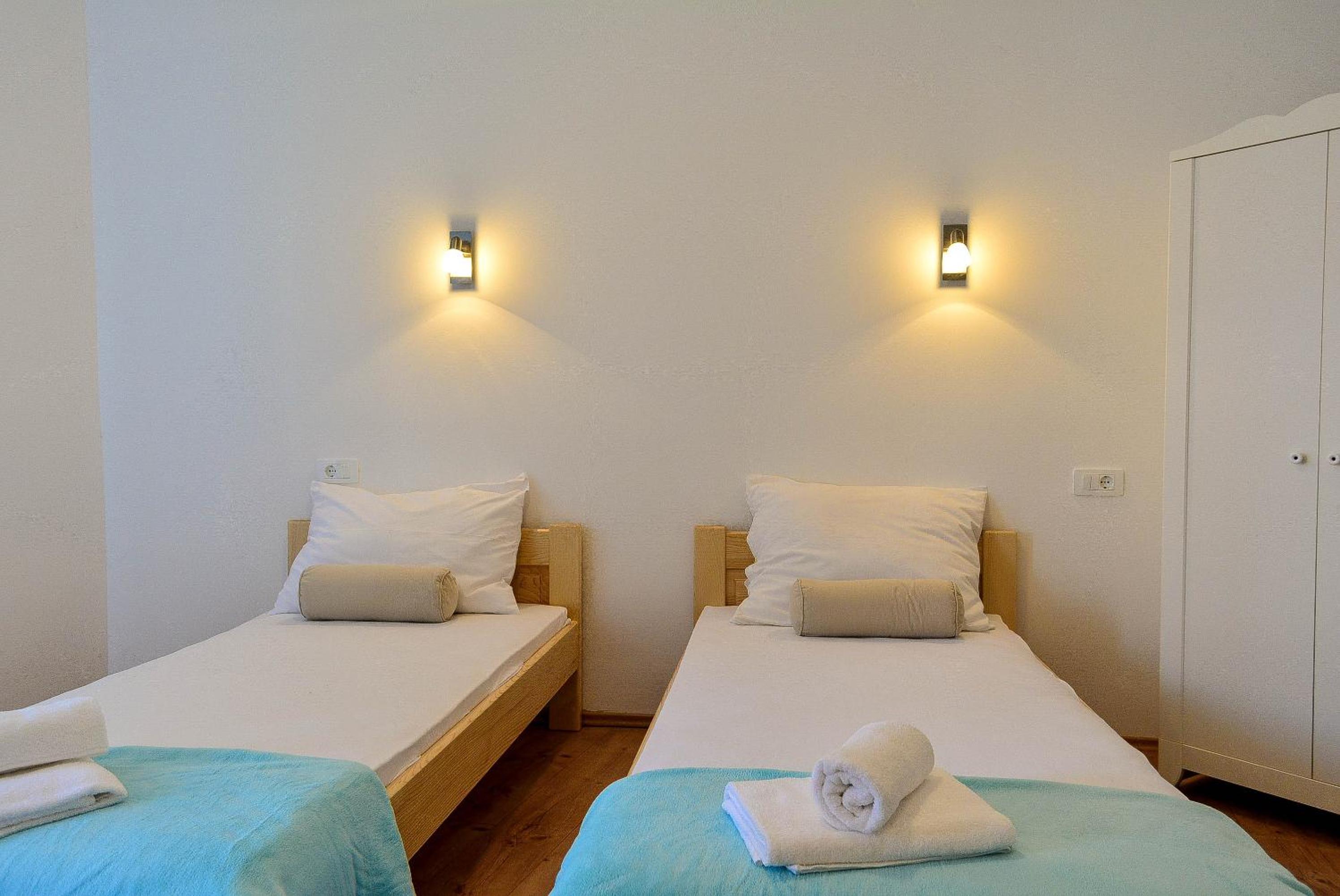 Twin Room with Sea View - Photo 4