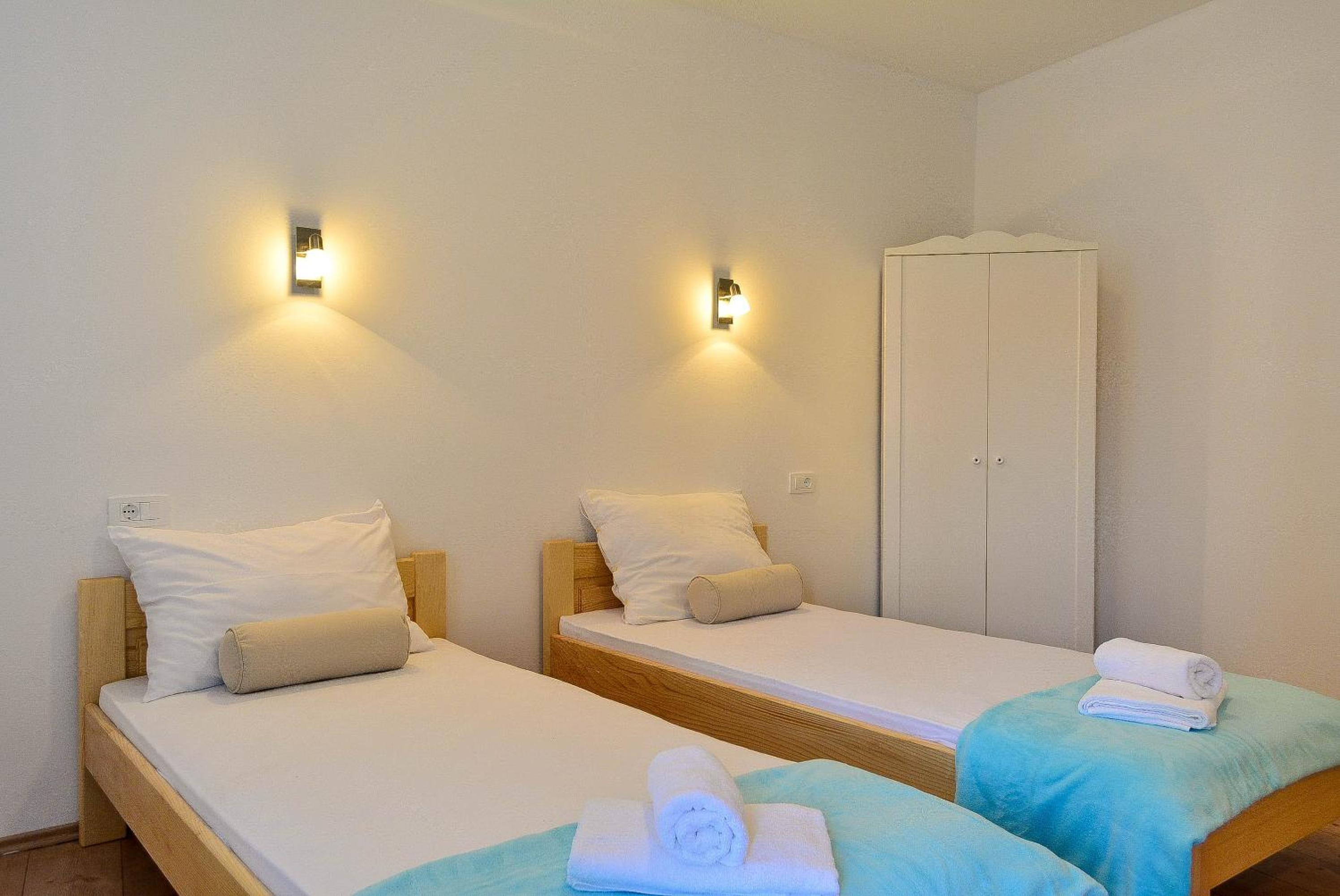 Twin Room with Sea View - Photo 7