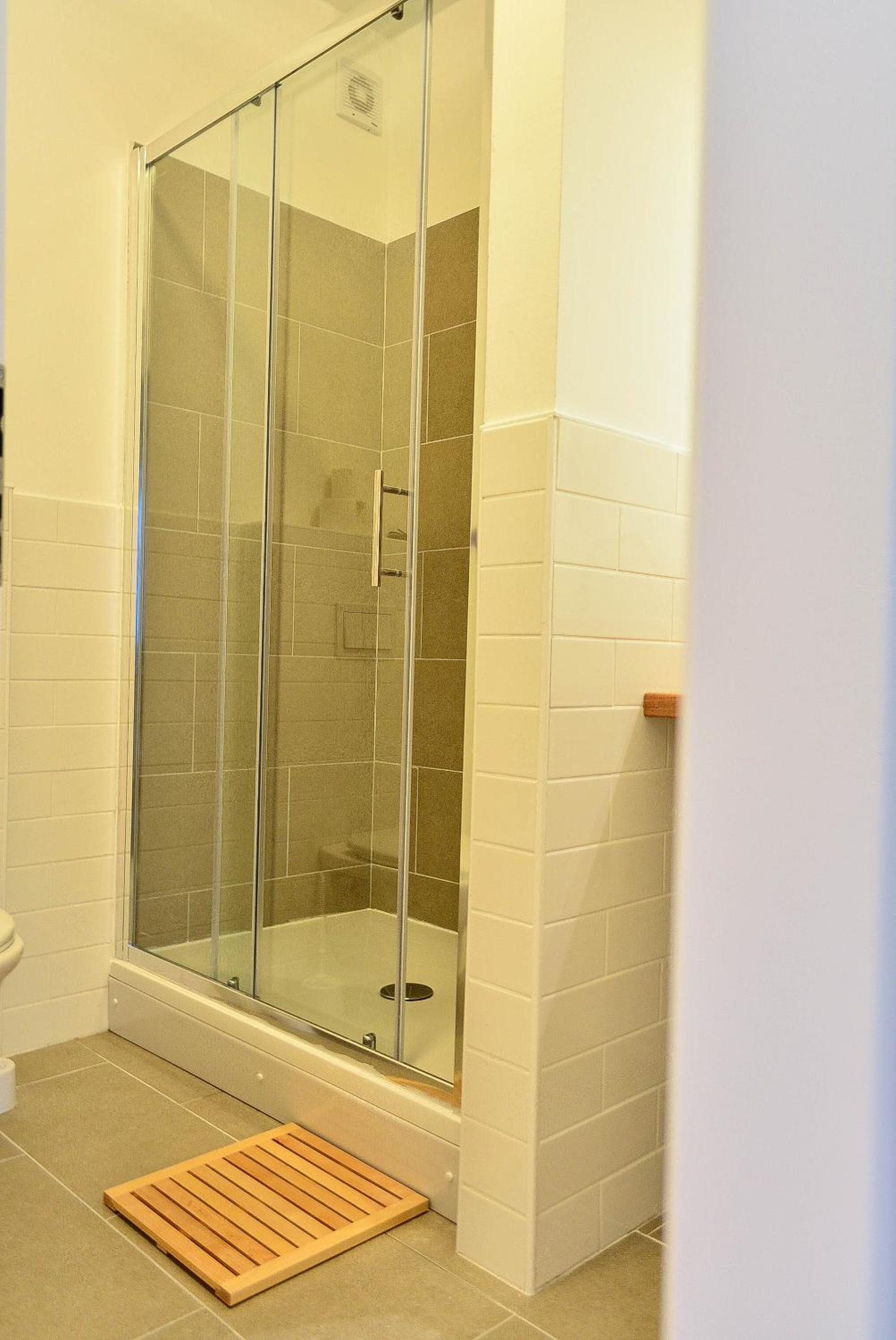 Standard Double Room - Photo 2