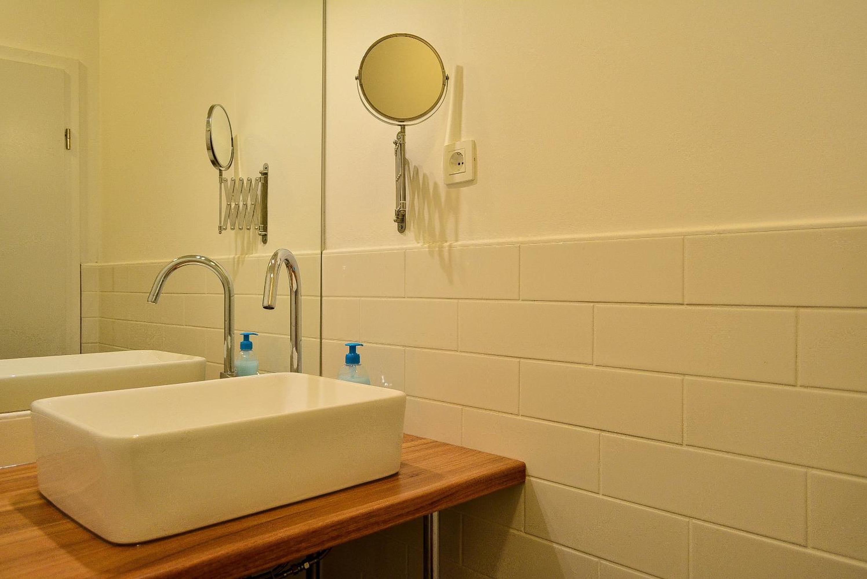 Standard Double Room - Photo 5