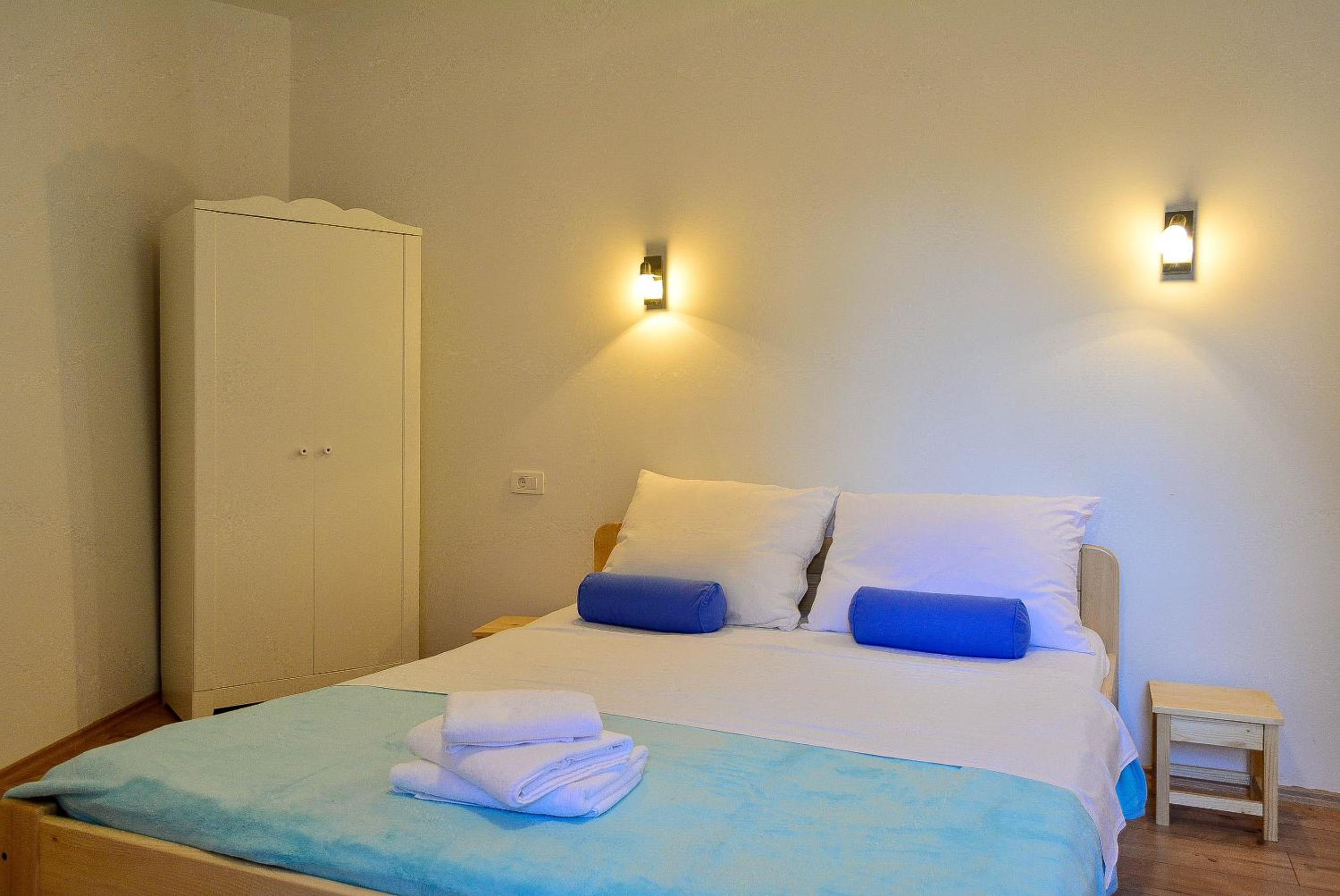 Standard Double Room - Photo 9
