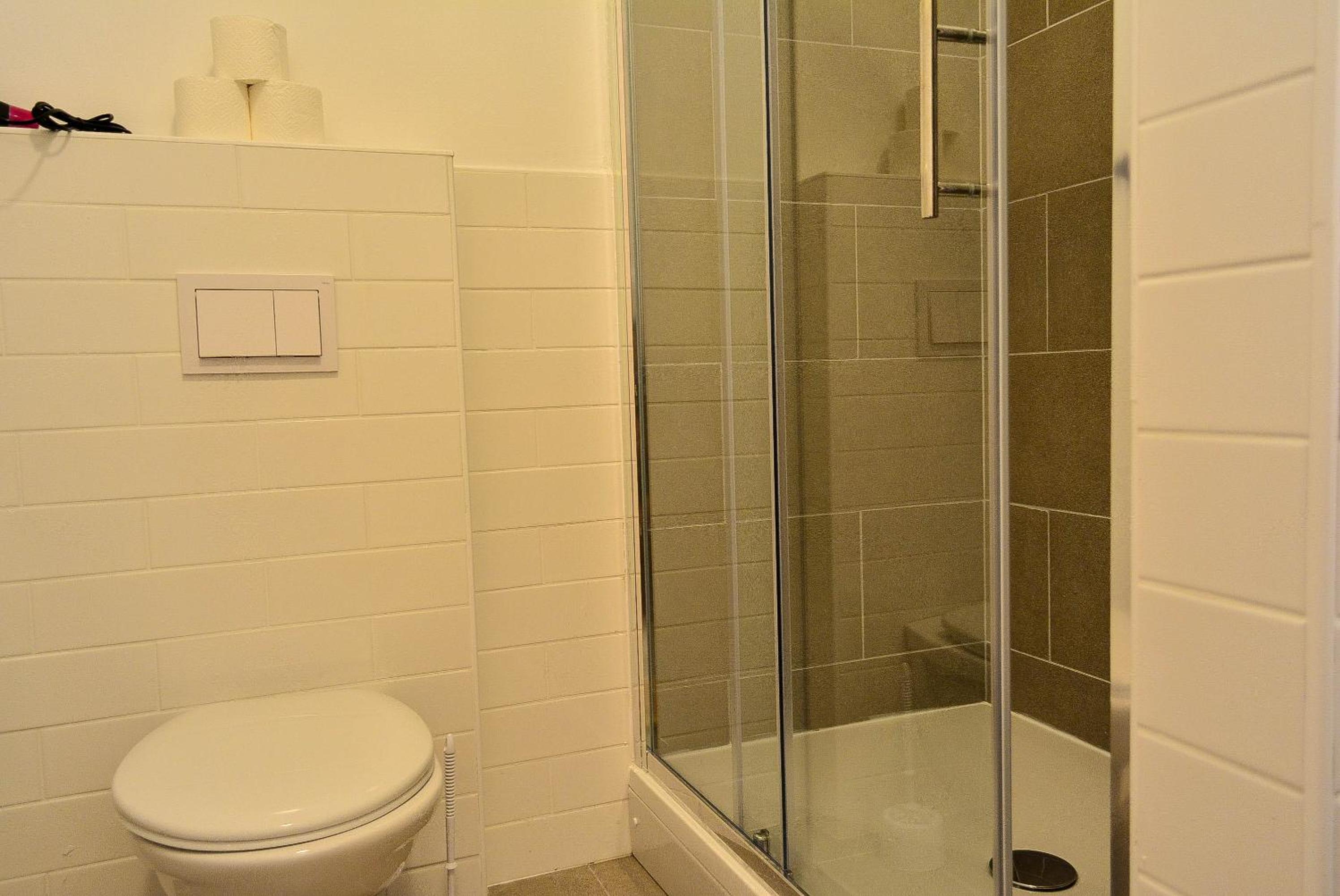 Standard Double Room - Photo 7