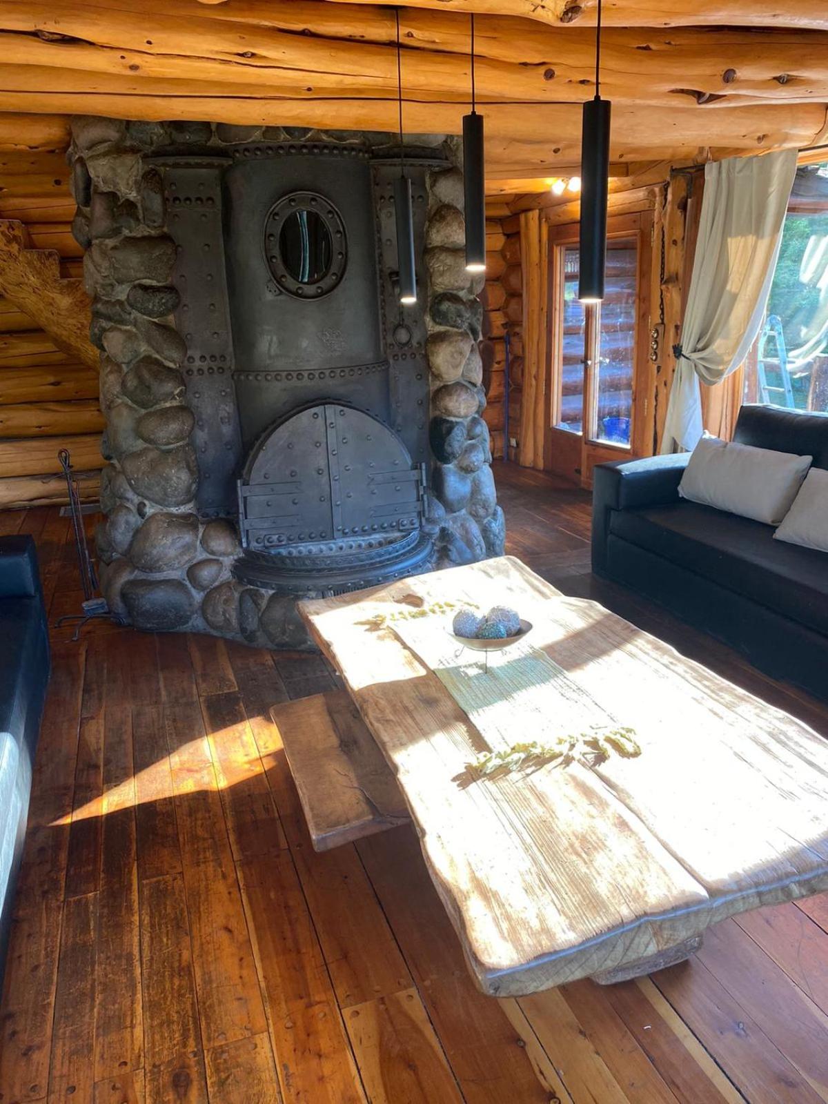 Five-Bedroom House photo 2
