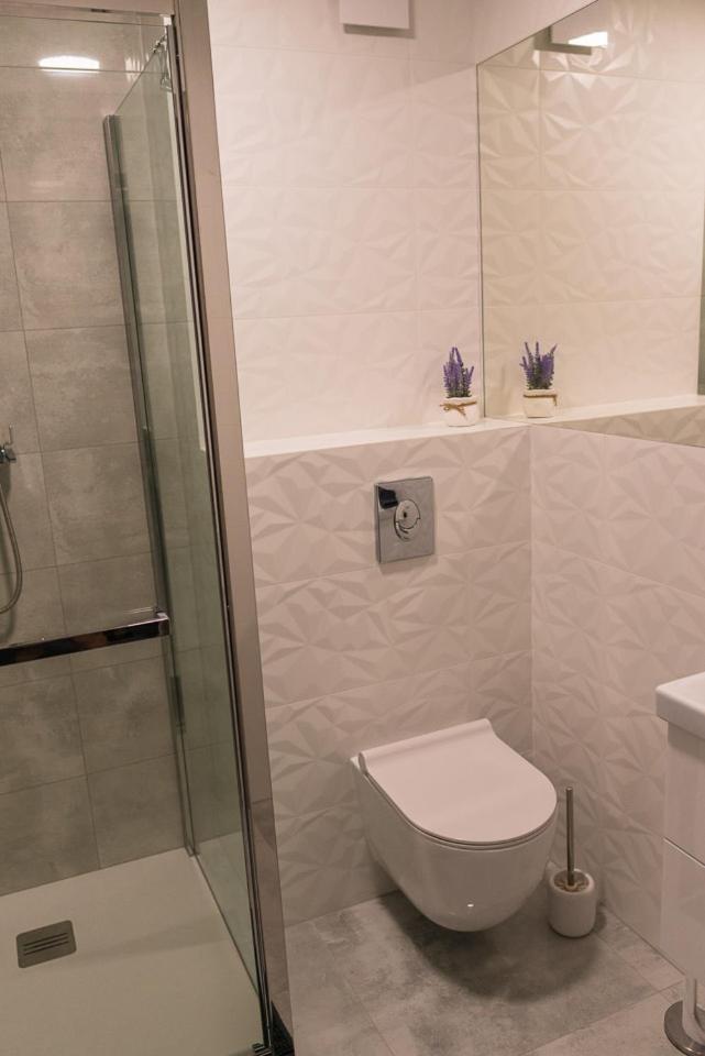 Triple Room with Lake View - Photo 4