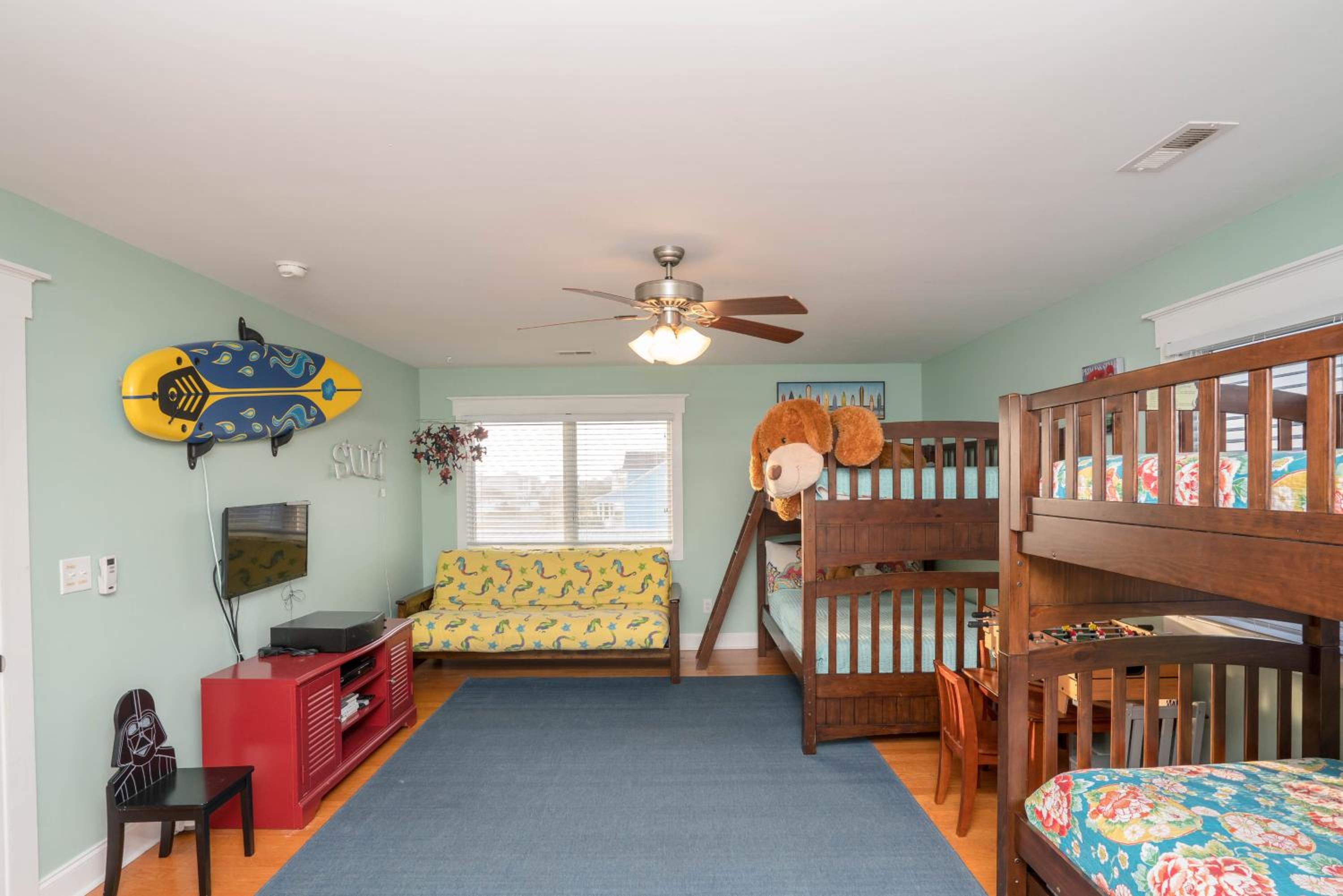 Four-Bedroom House photo 2