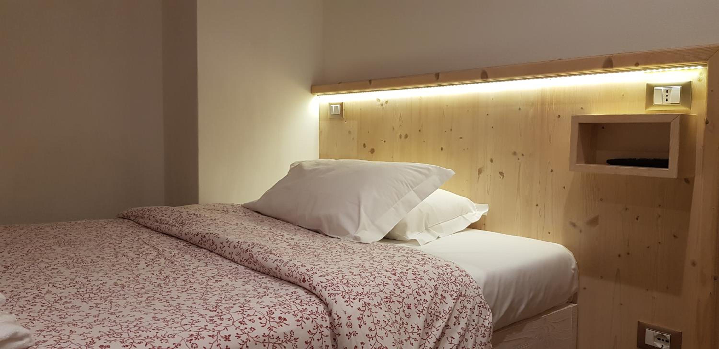 Single Room with Mountain View