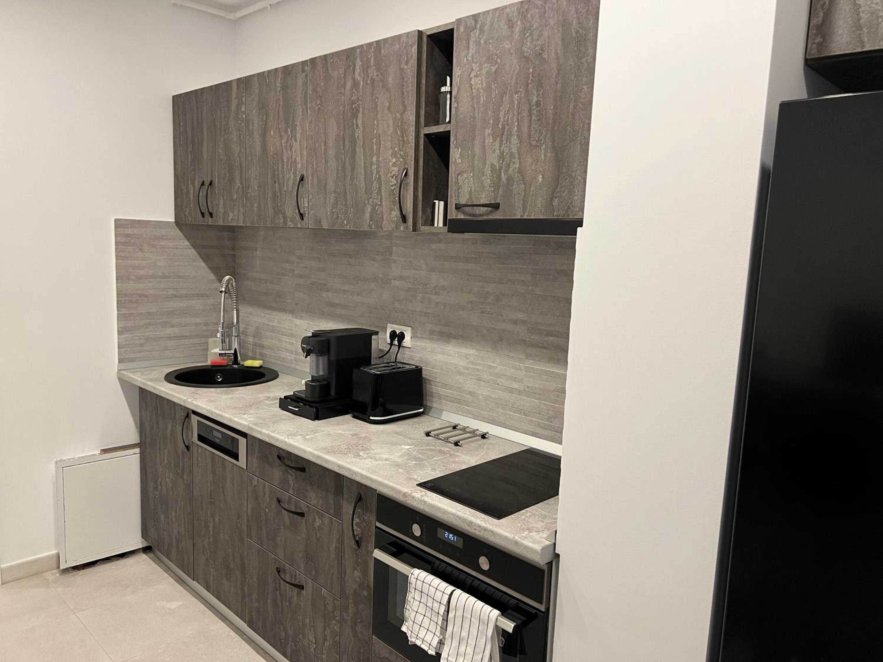 One-Bedroom Apartment - Photo 14