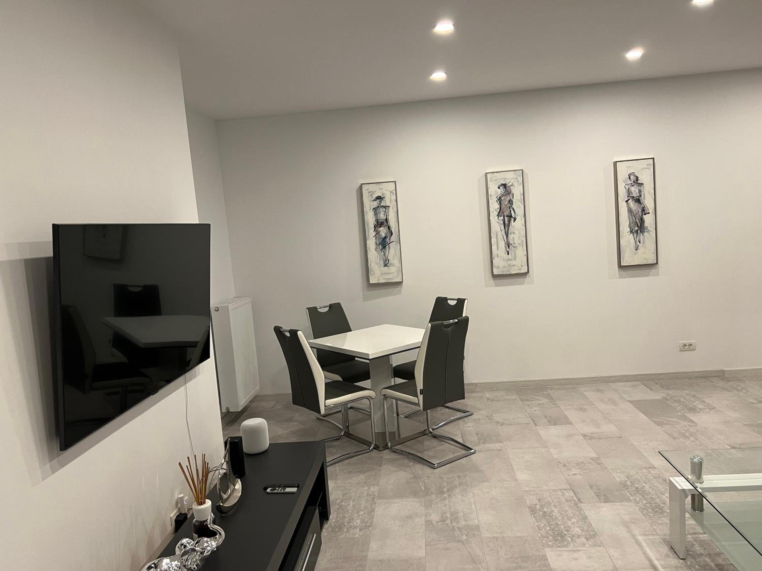 One-Bedroom Apartment - Photo 6