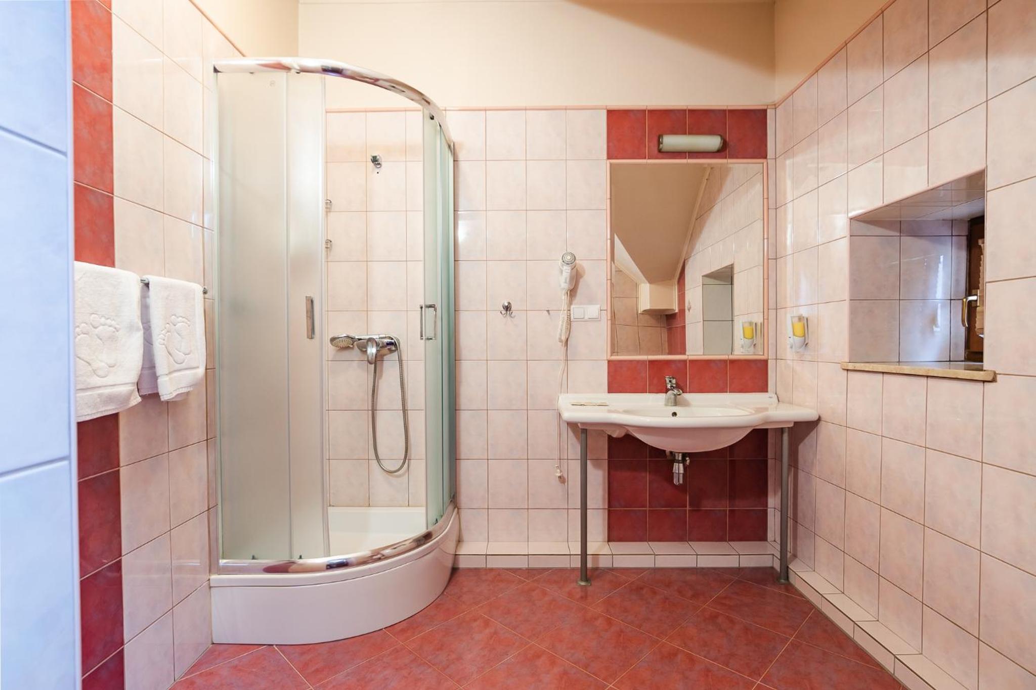 Double Room - Photo 10