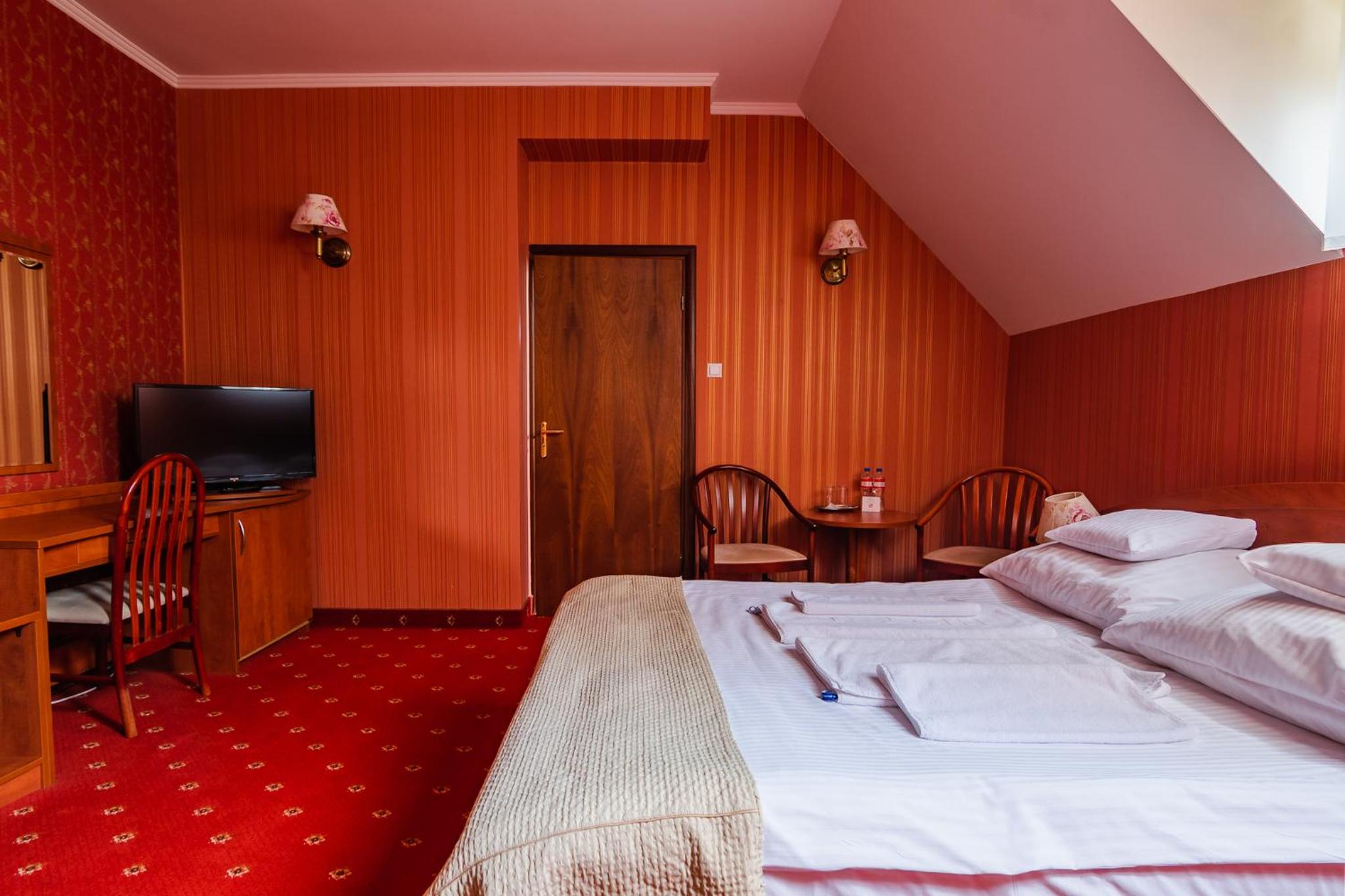 Double Room - Photo 12