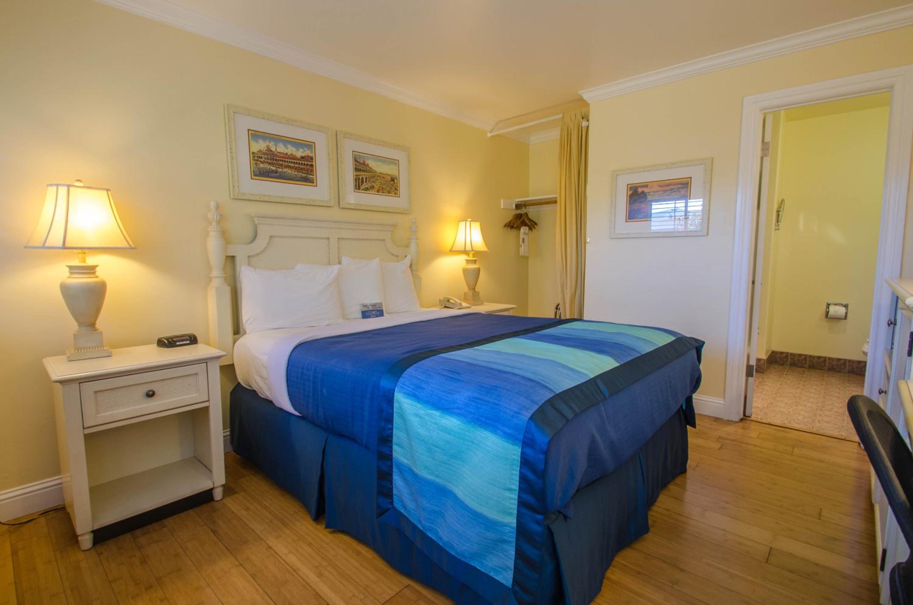 Standard Queen Room - Photo 1