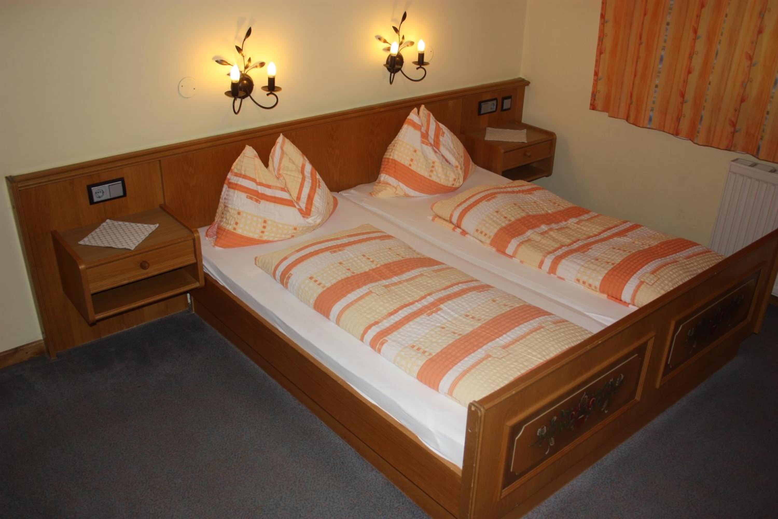 Economy Double Room photo 1