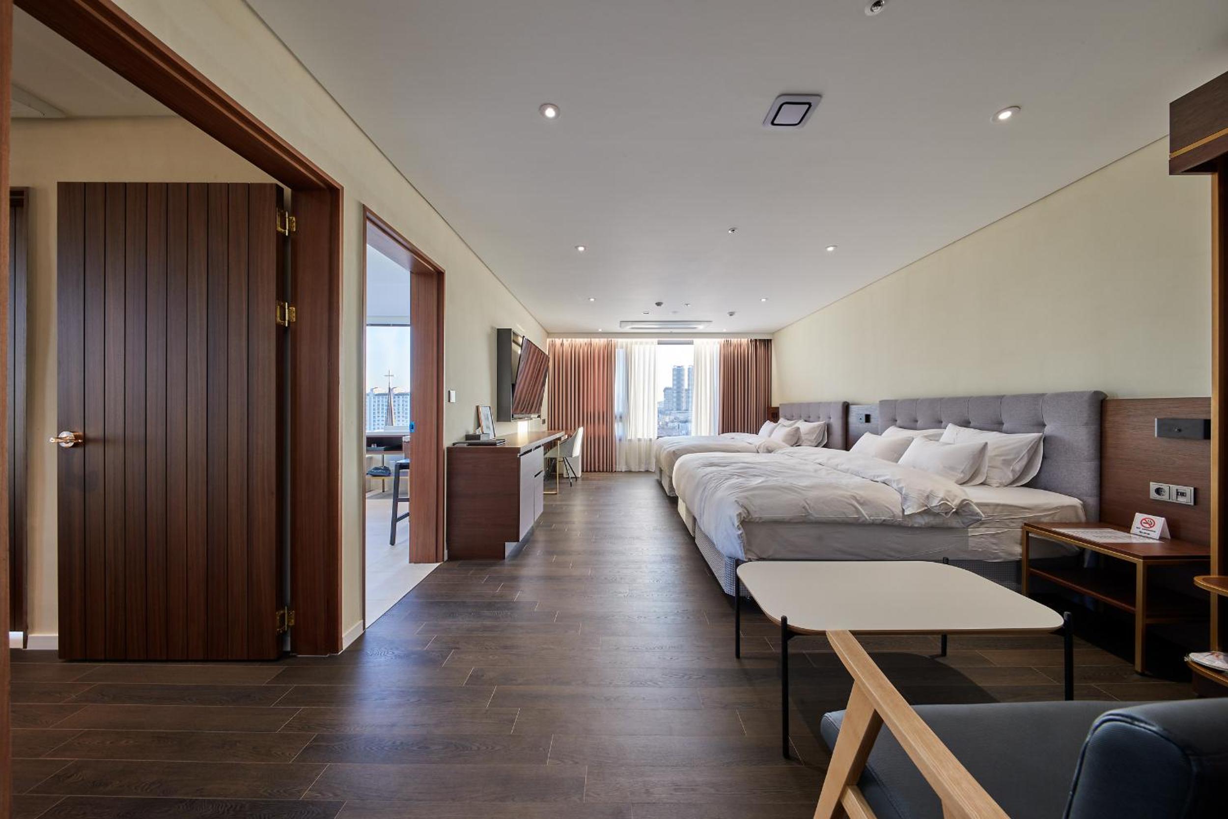 Suite - Photo 4
