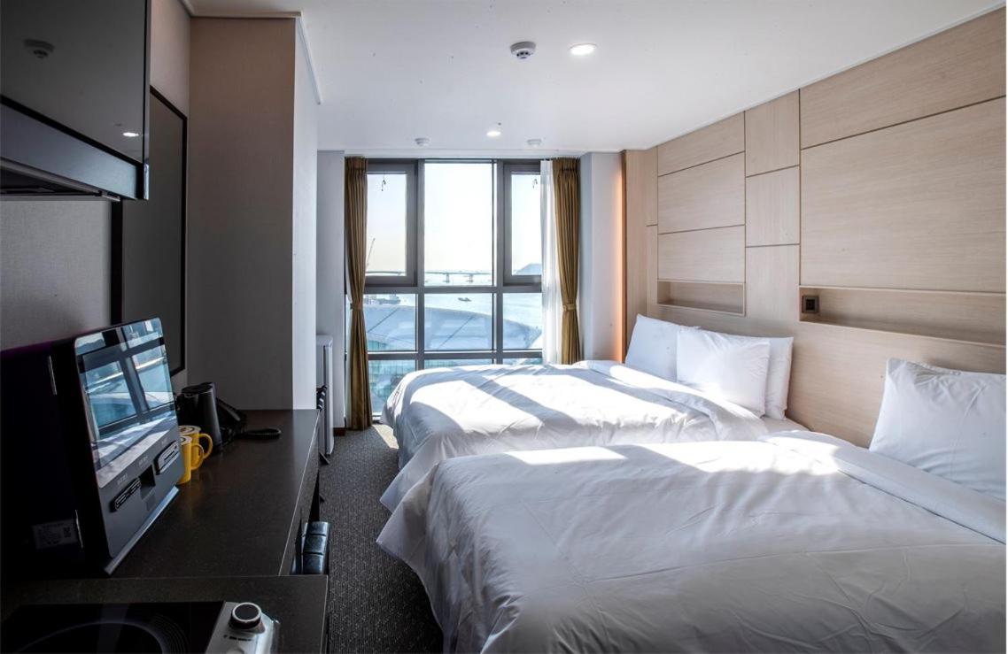 Deluxe Twin Room with Sea View