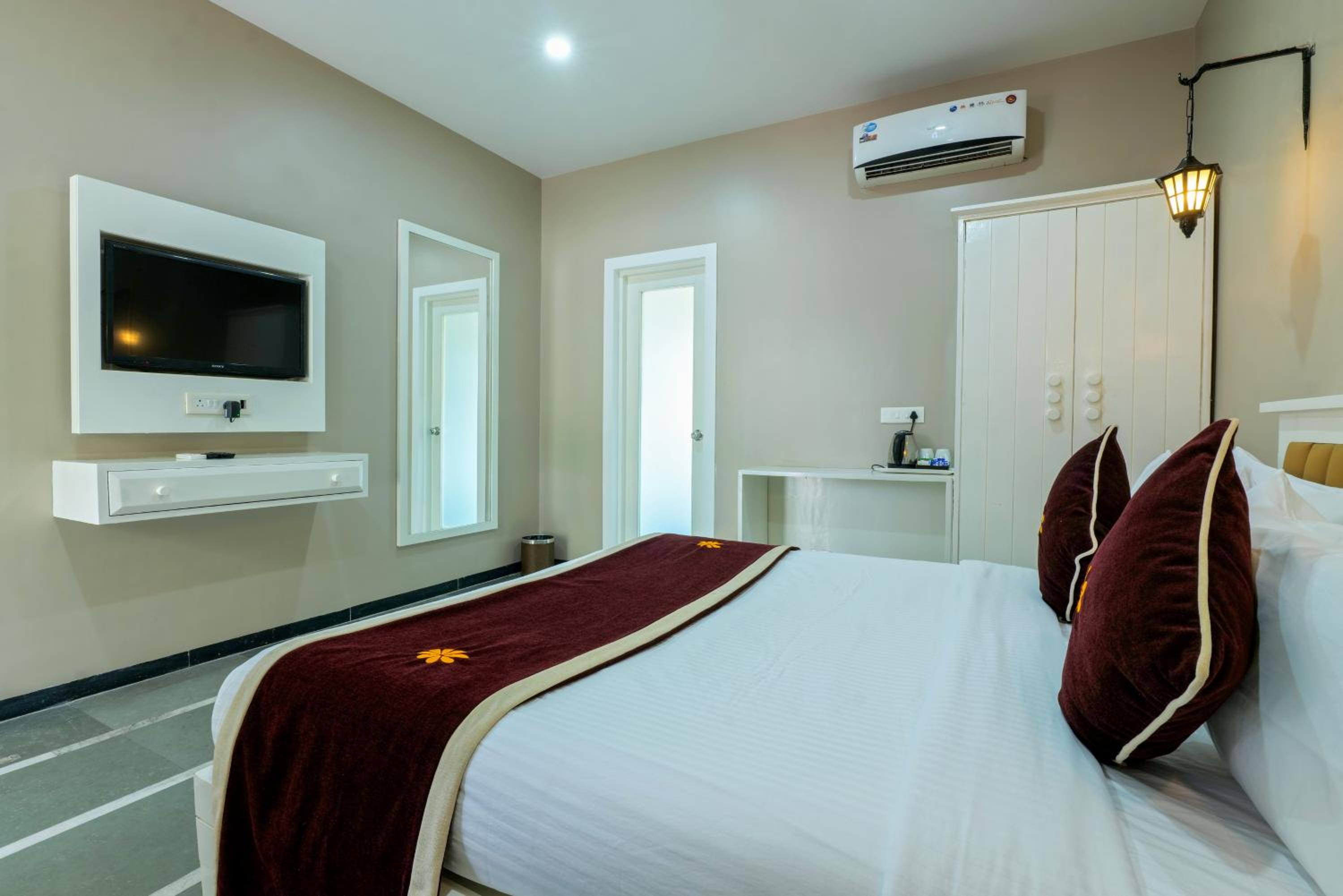 Semi Deluxe Room - Photo 4