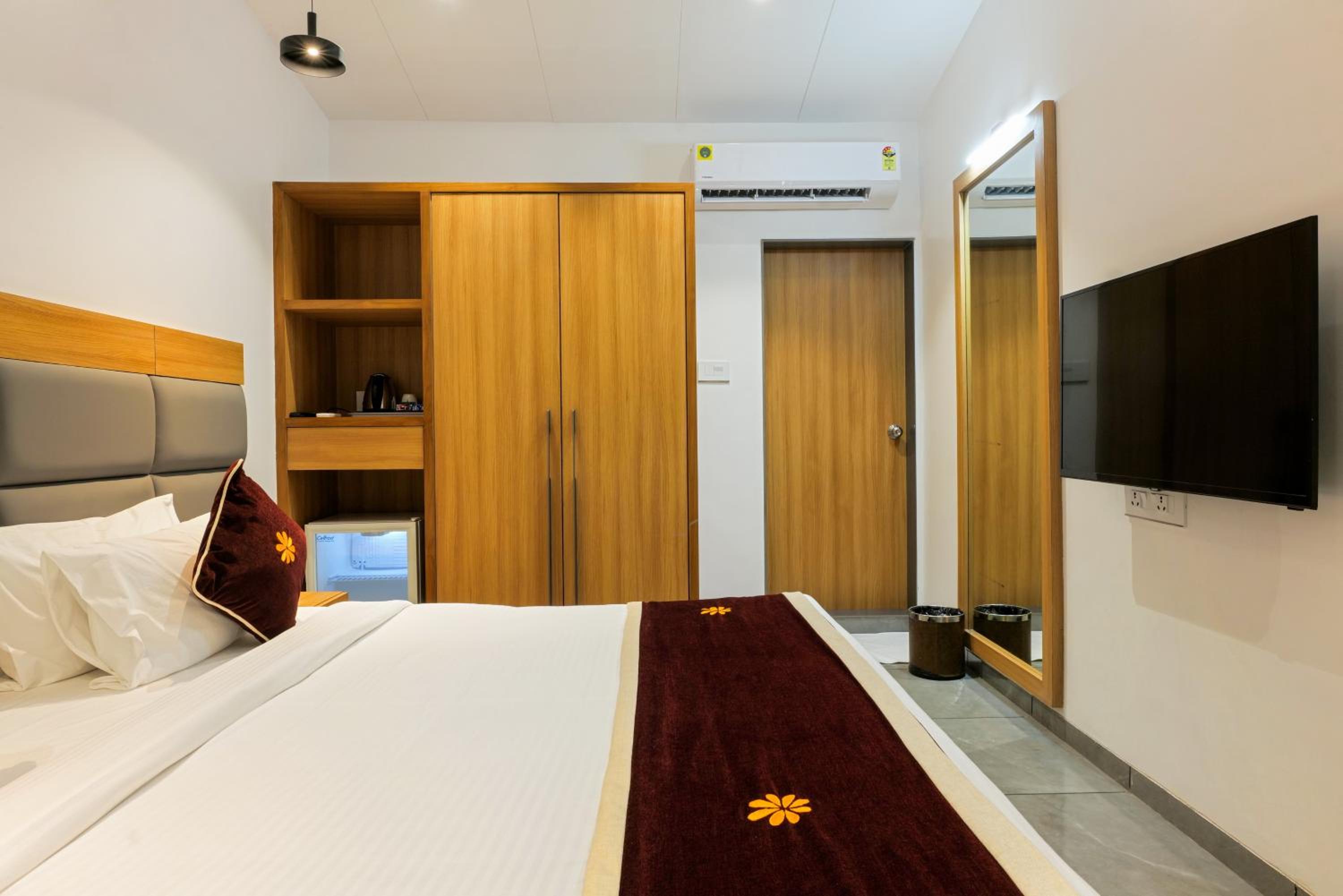 Deluxe Room - Photo 1