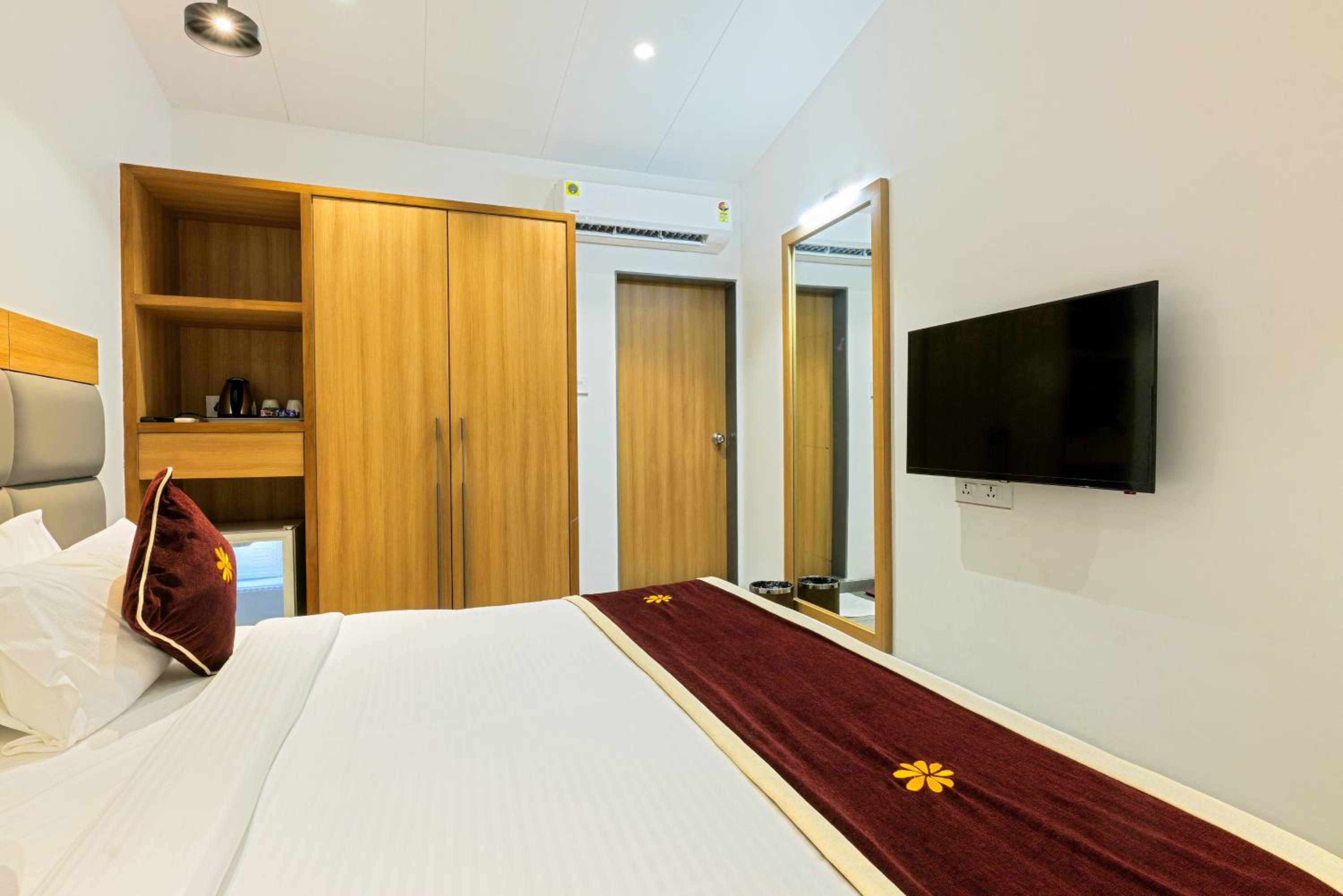 Deluxe Room - Photo 2