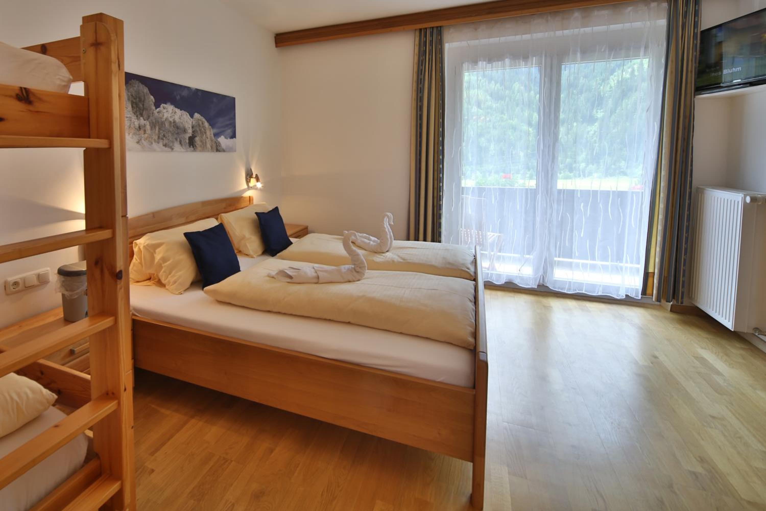 One-Bedroom Apartment photo 2