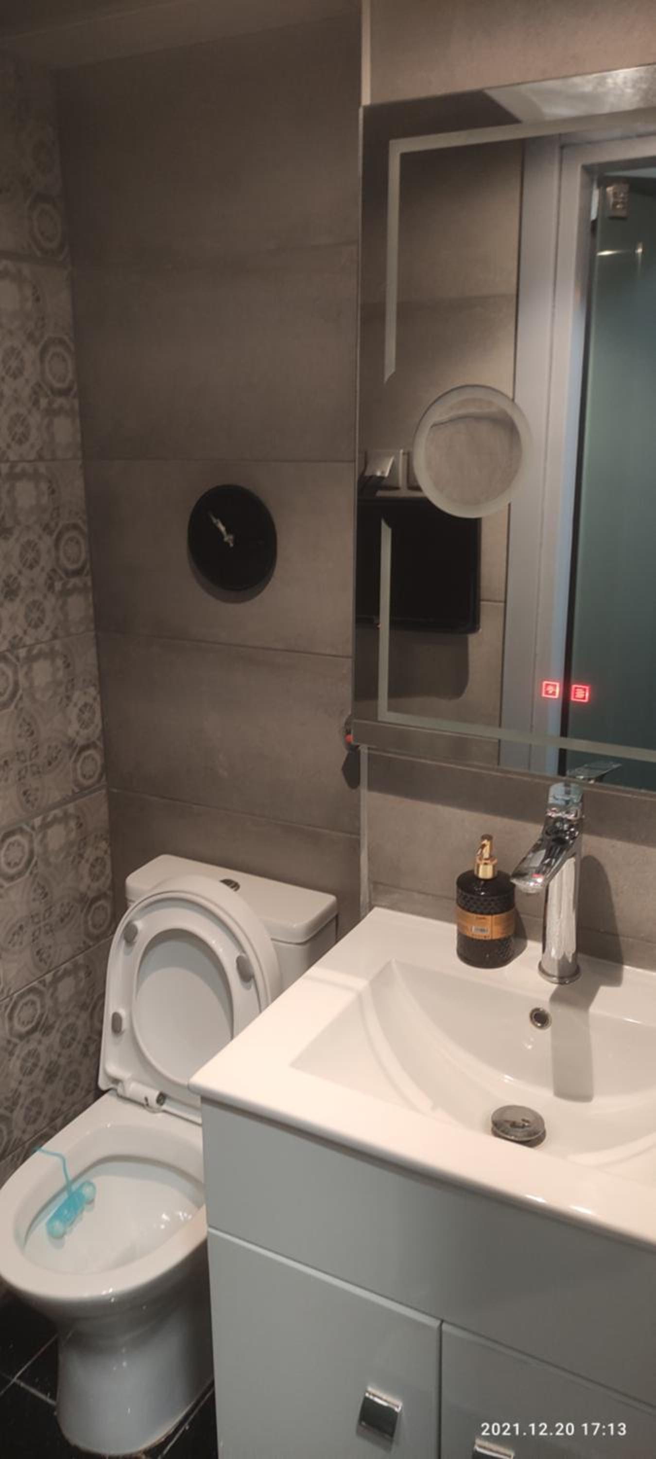 One-Bedroom Apartment - Photo 2