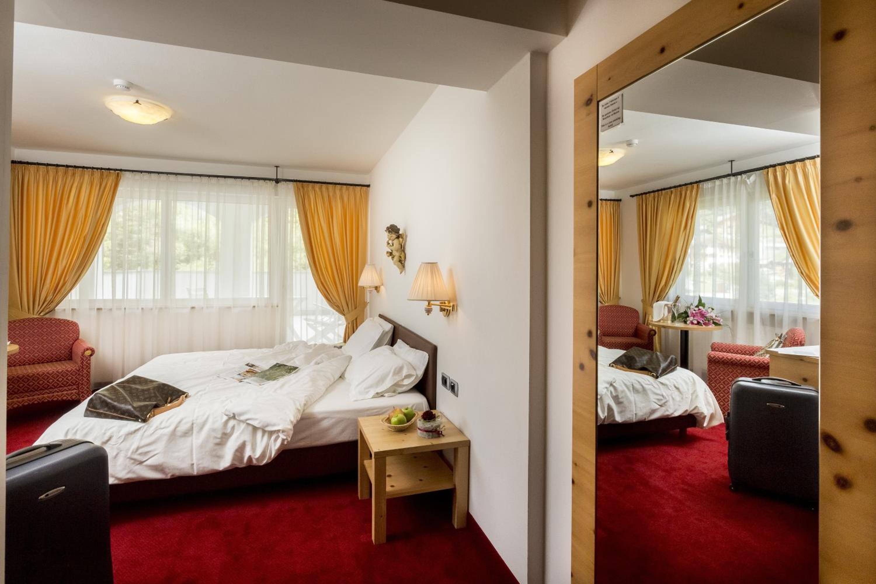 Double or Twin Room with Balcony photo 2