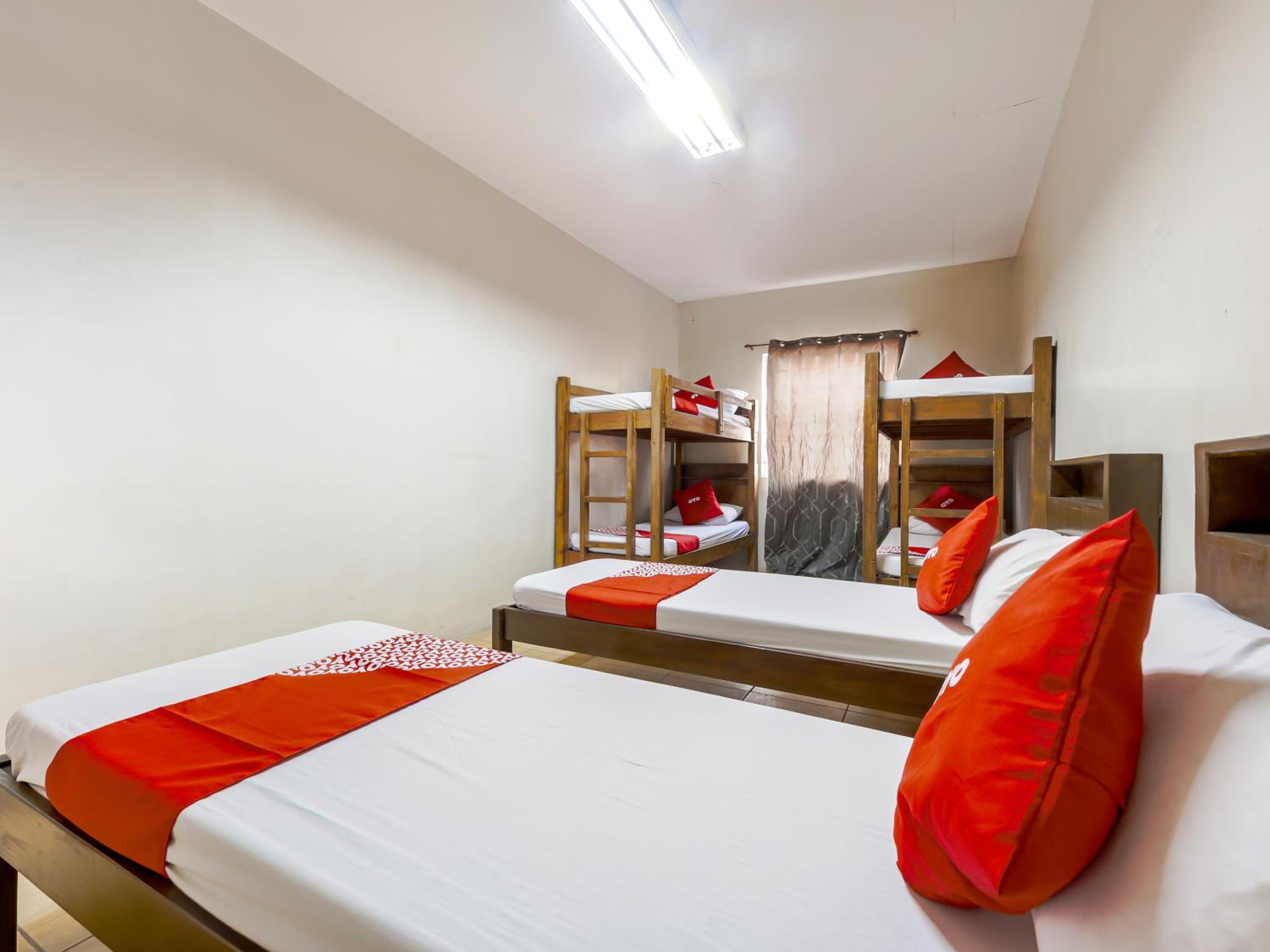 Mixed Dormitory Room