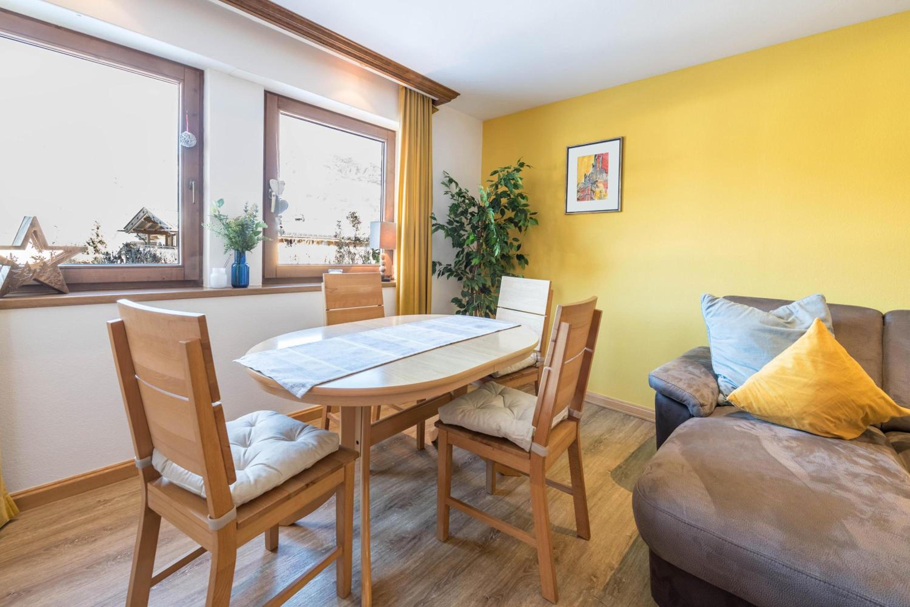 Two-Bedroom Deluxe Apartment with Garden View photo 3