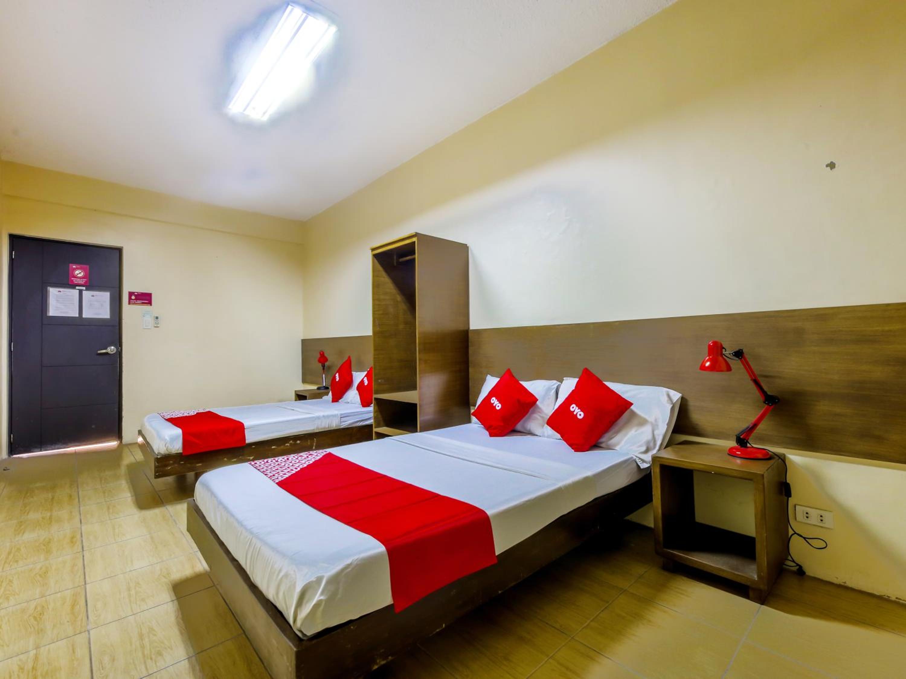 Quadruple Room with Shared Bathroom