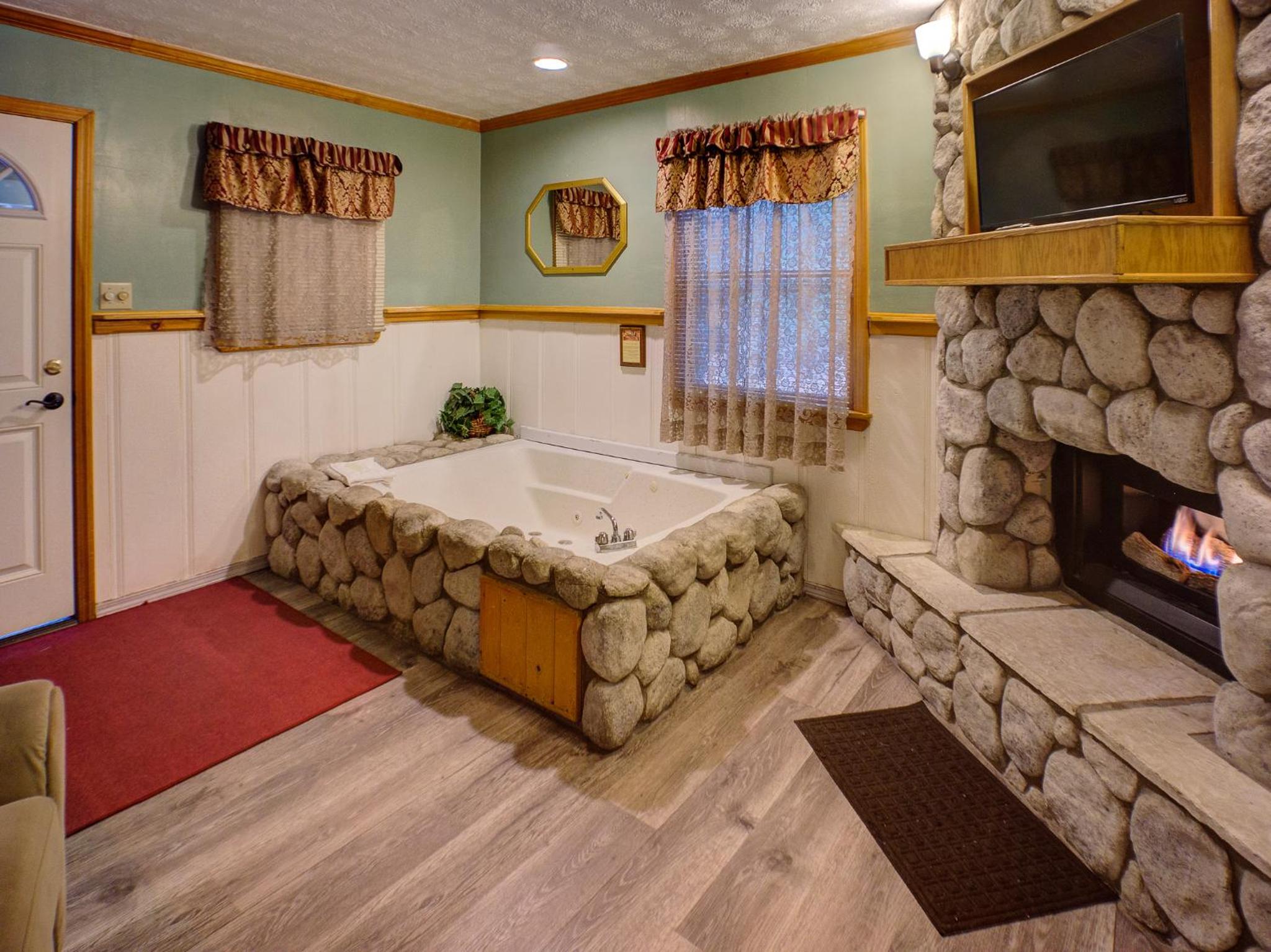 King Studio with Jacuzzi Bathtub - Photo 5