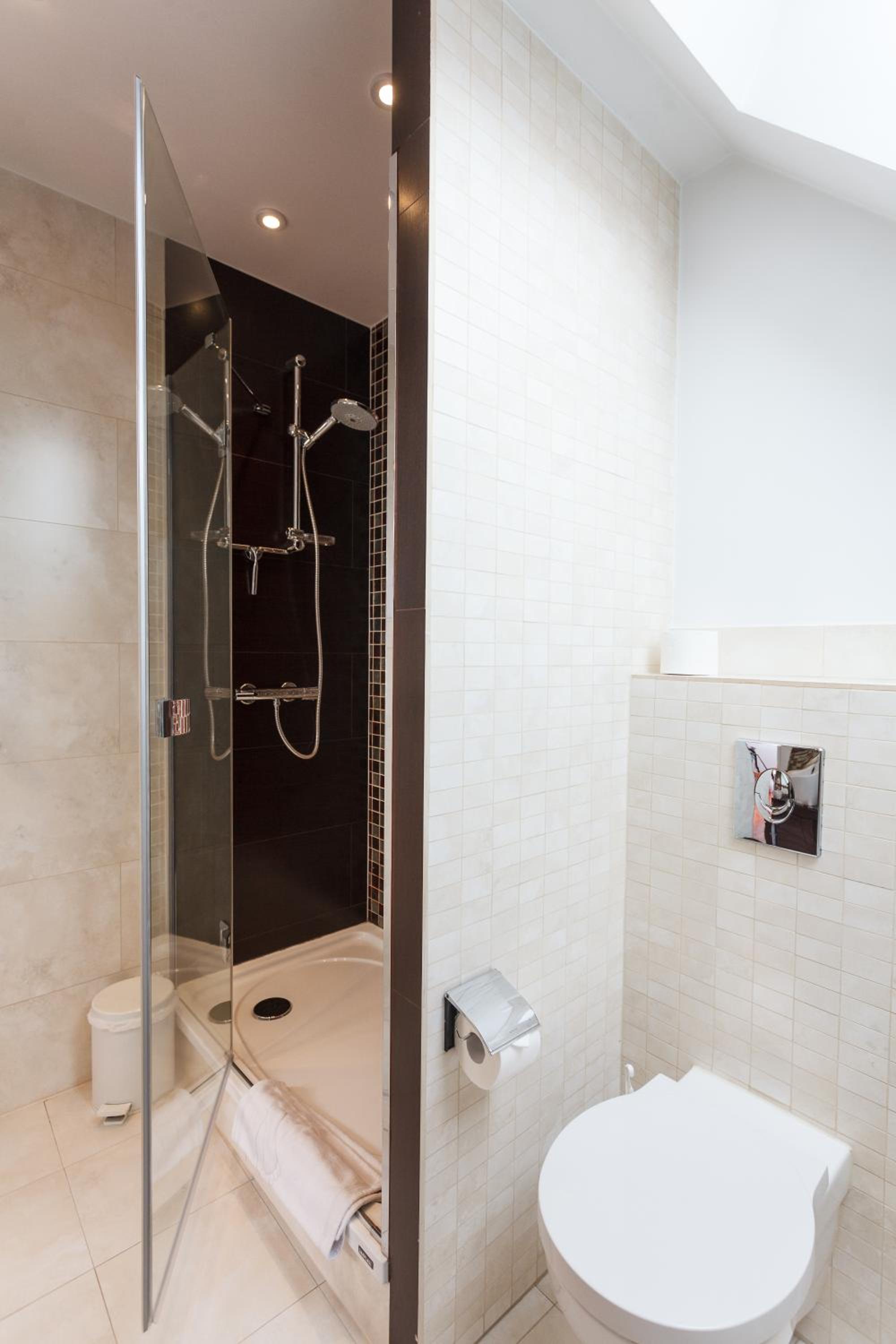 Duplex Suite - Photo 12