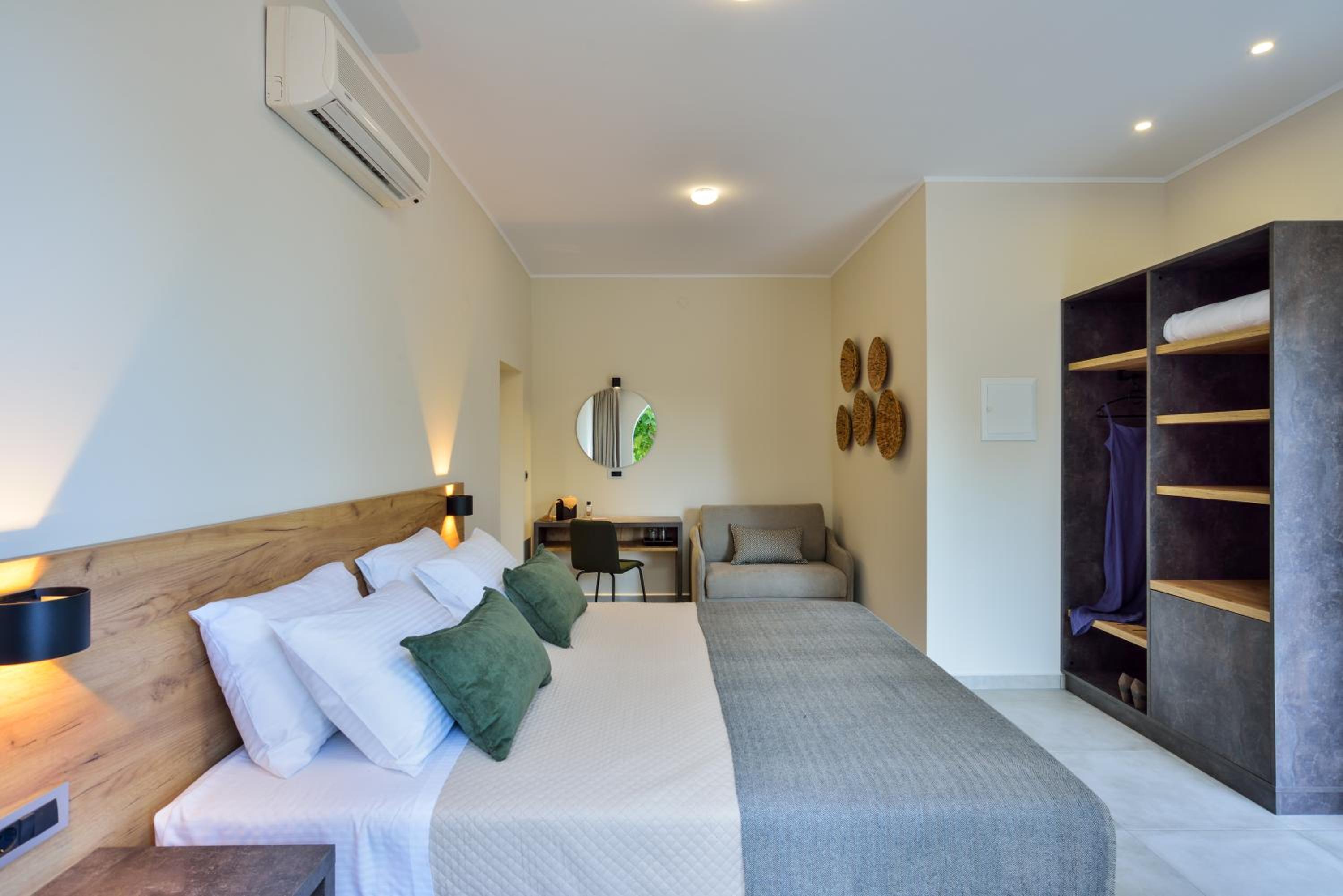 Triple Room with Sea View photo 1