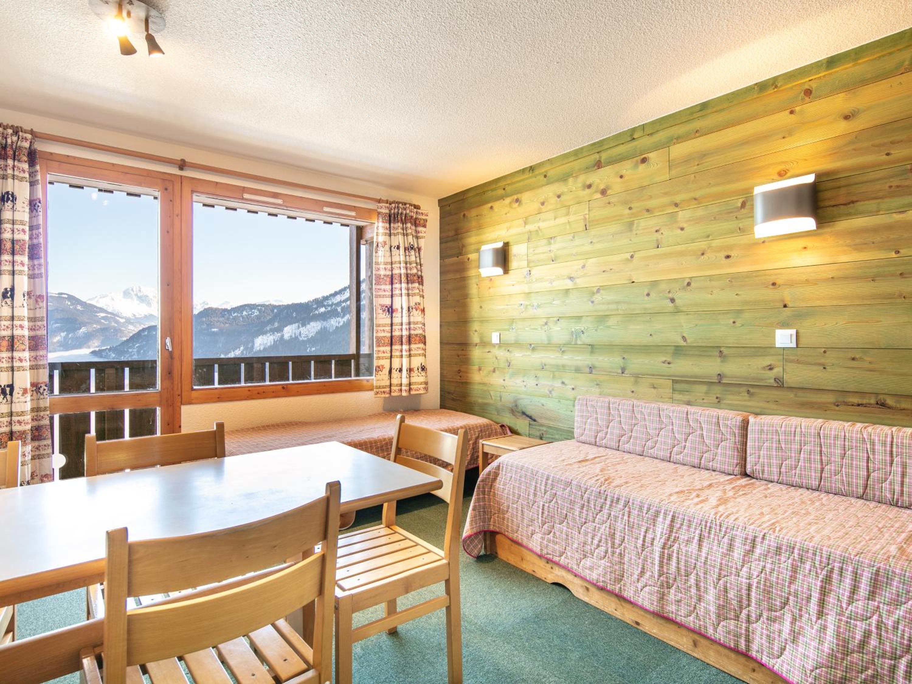 One-Bedroom Apartment (5 Adults) - Photo 2