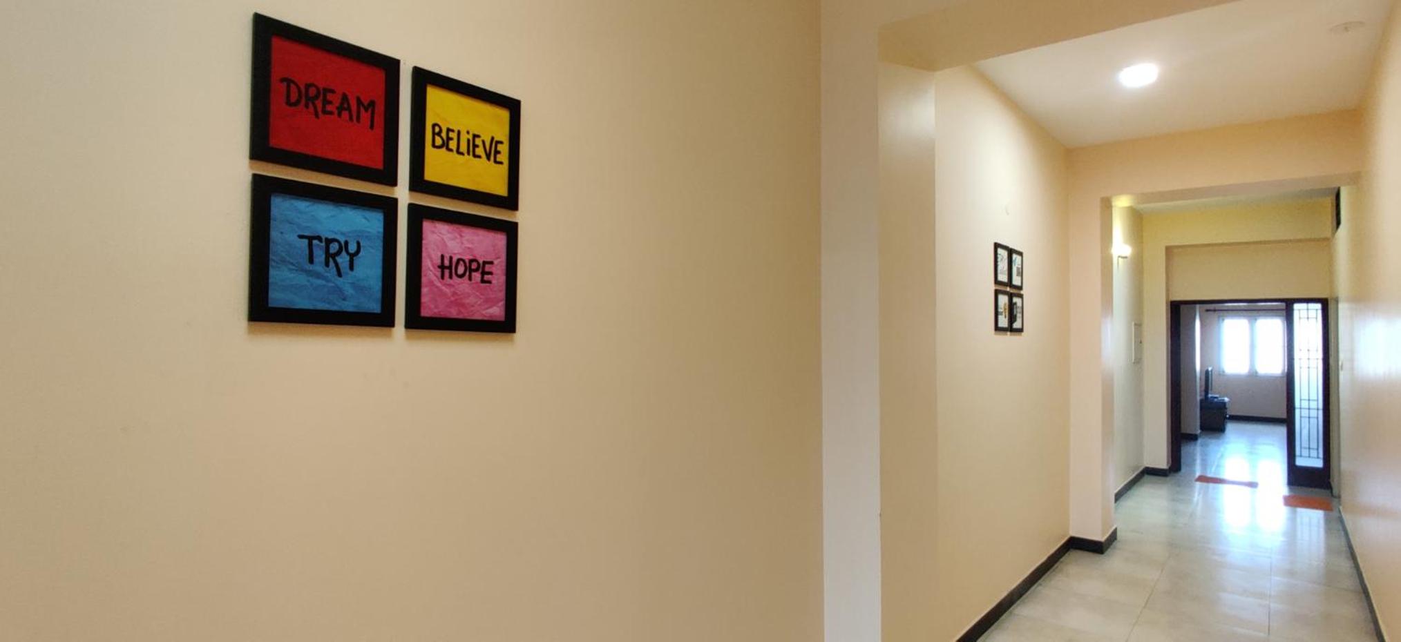 One-Bedroom Apartment - Photo 2