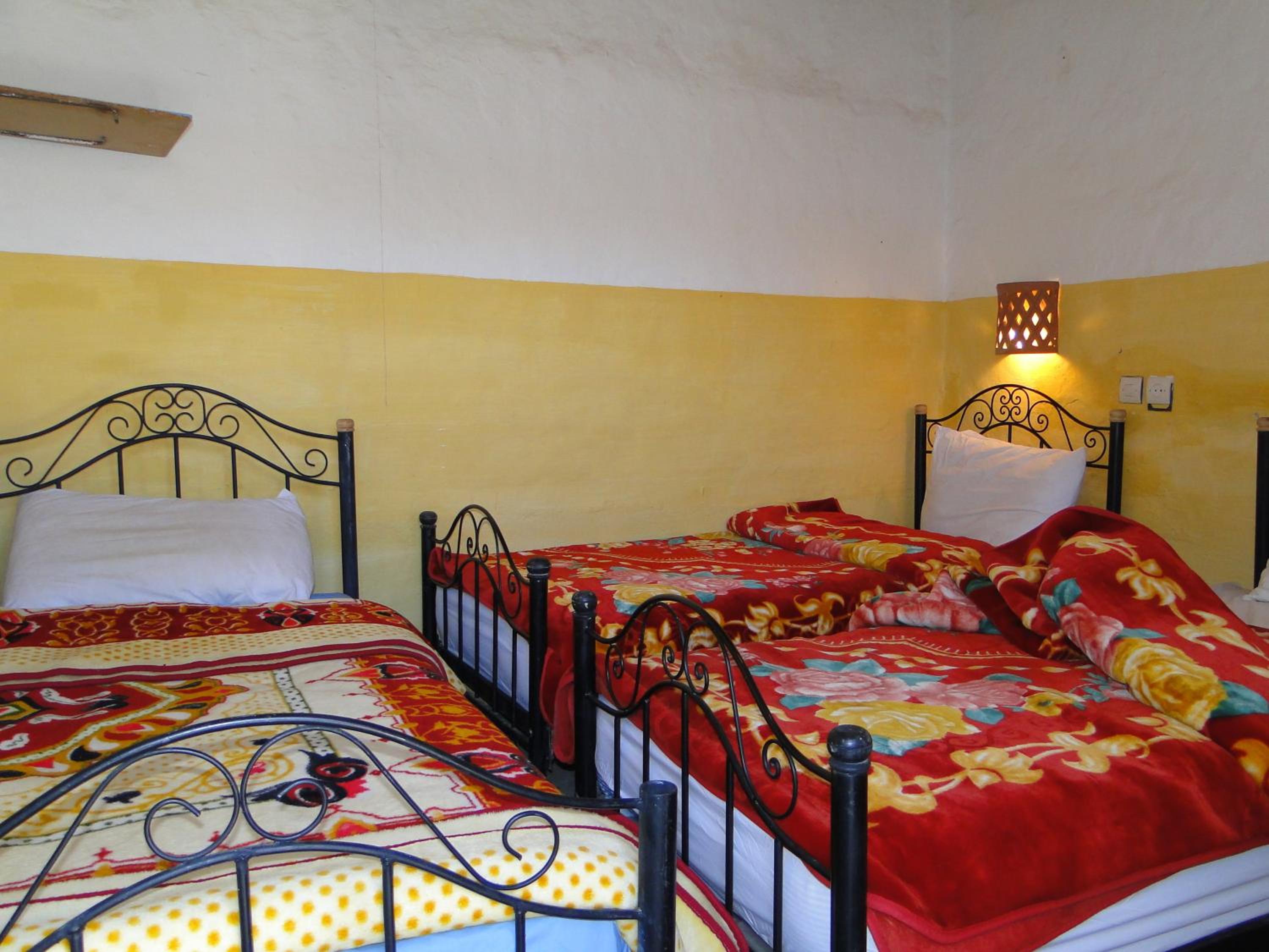 Triple Room with Private Bathroom - Photo 22