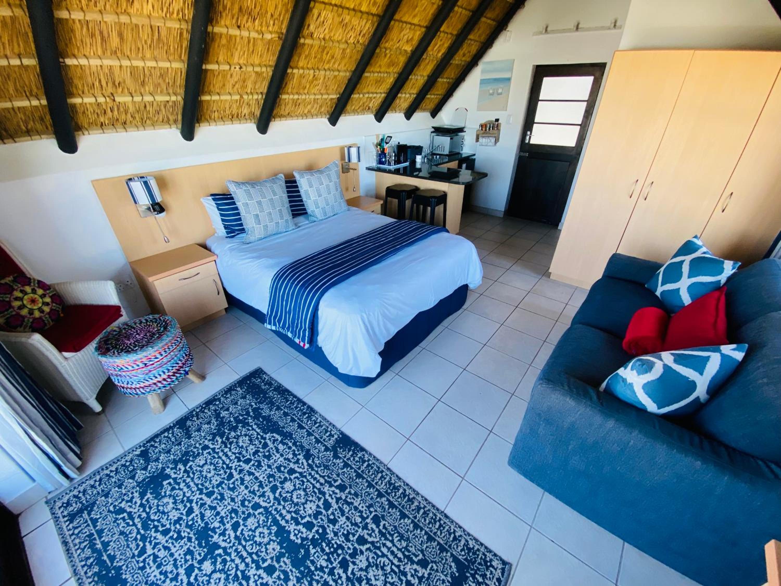 One-Bedroom Apartment - Photo 1