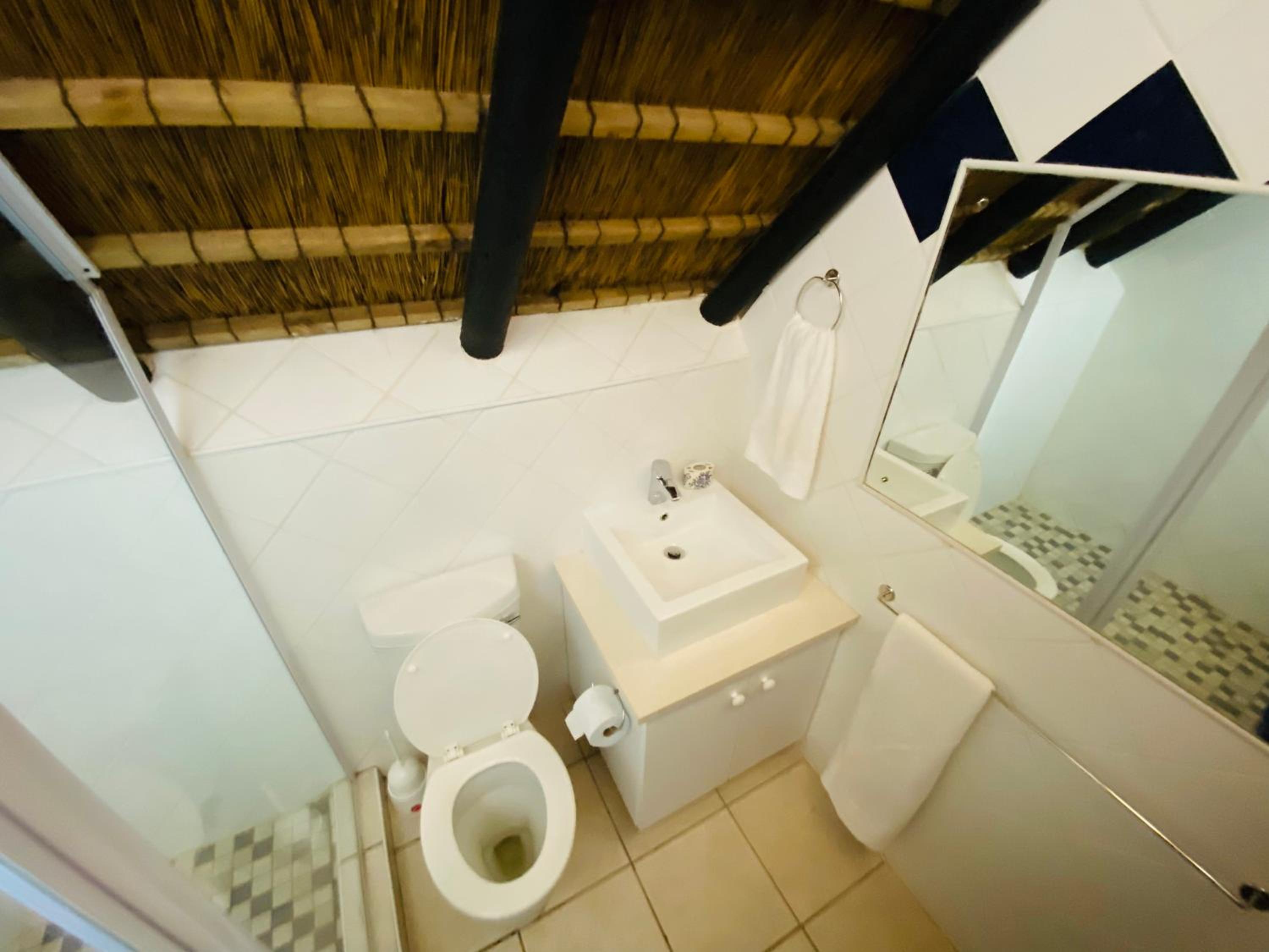 One-Bedroom Apartment - Photo 7