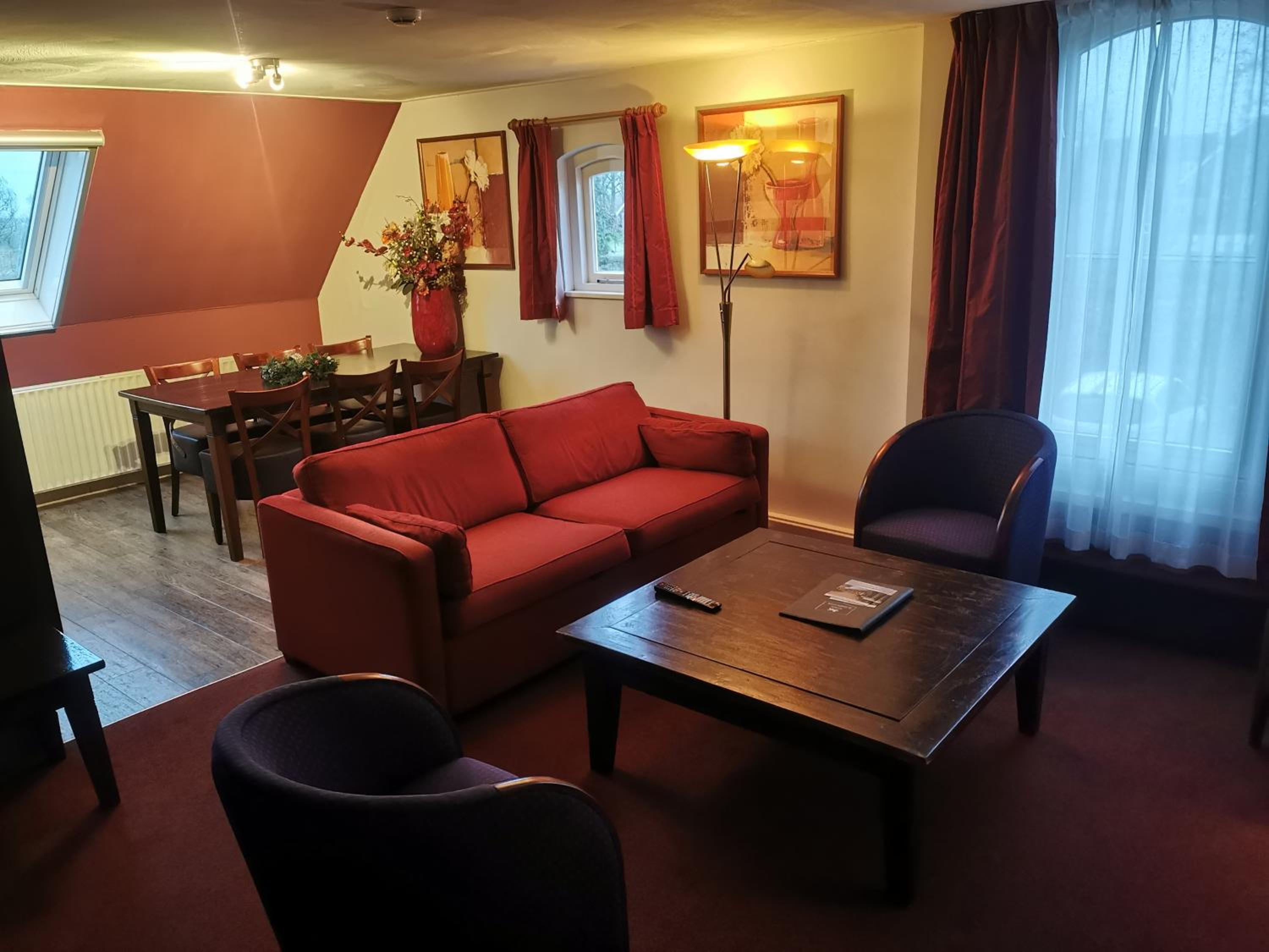 Apartment photo 2