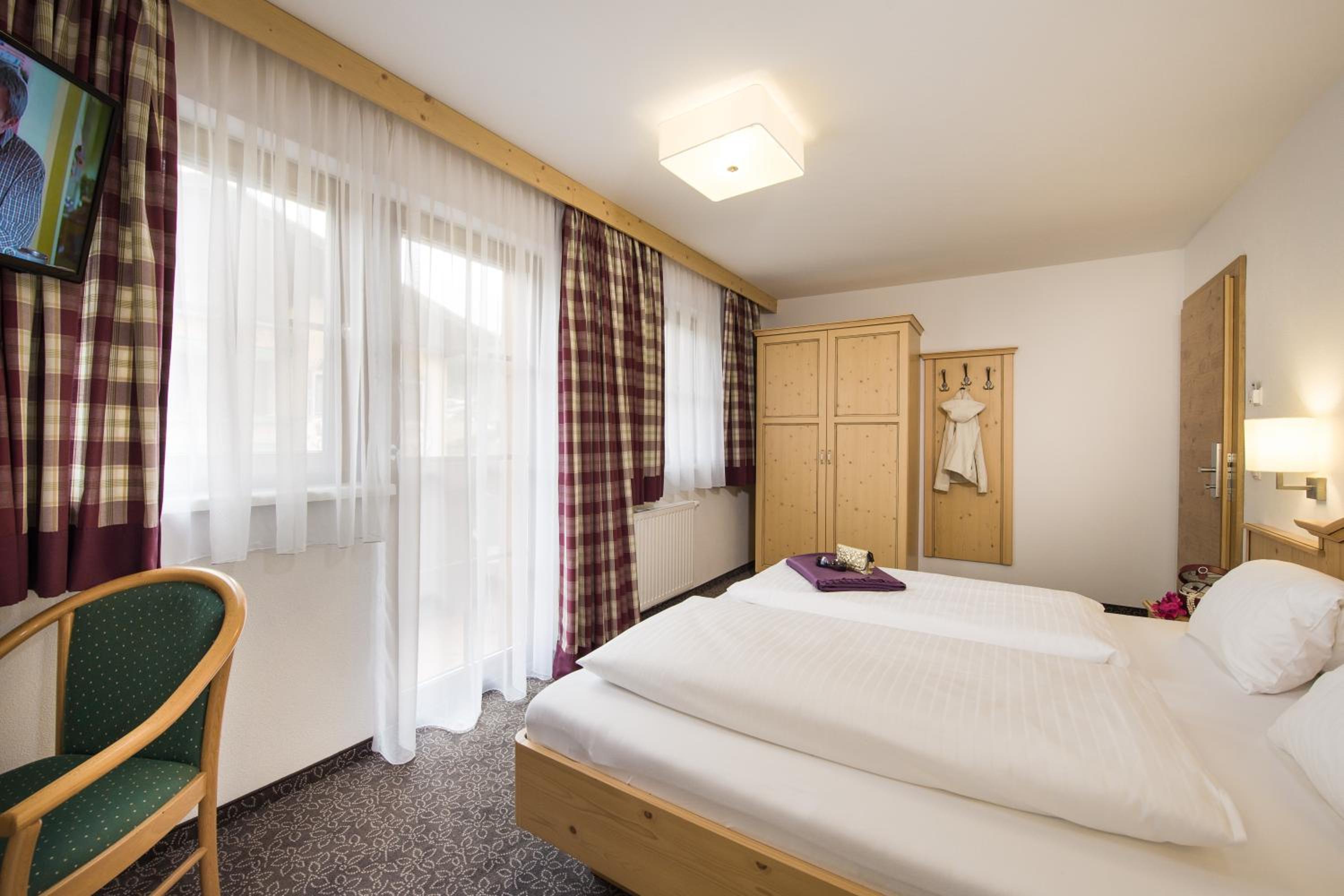 Double Room with Balcony photo 3