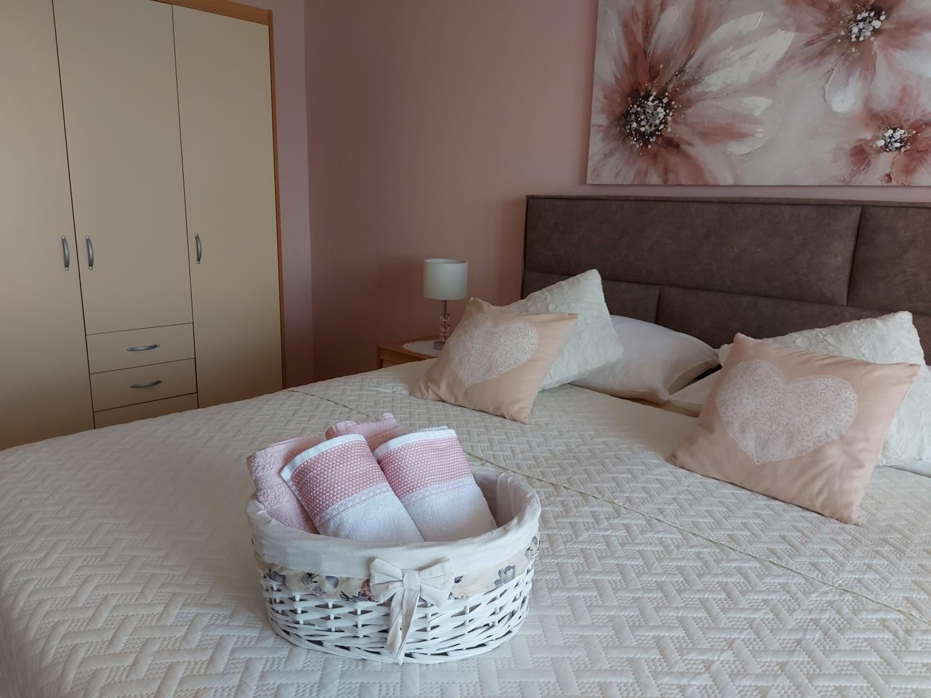 Double Room with Balcony and Sea View - Photo 4
