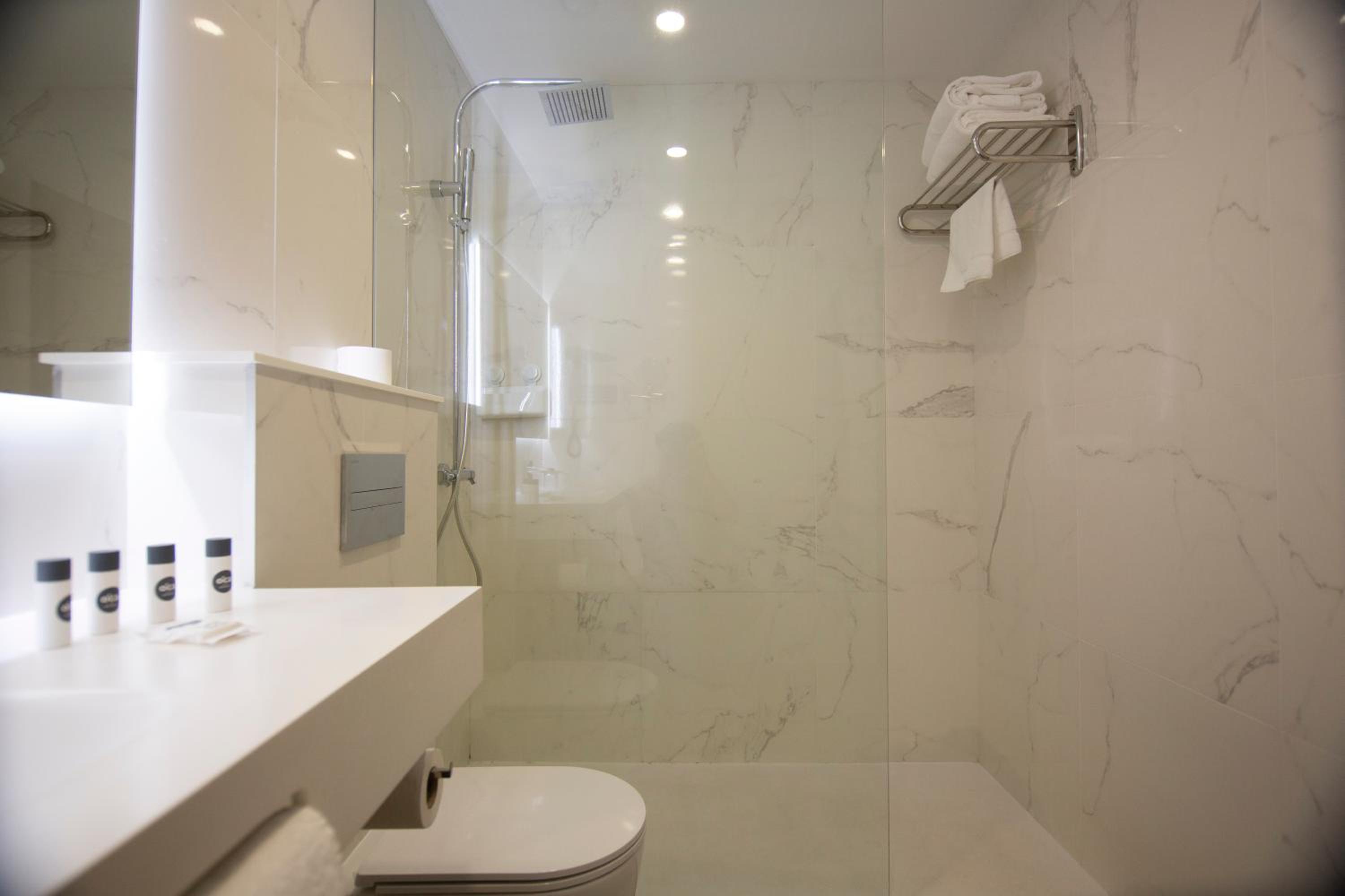 Double Room - Photo 2