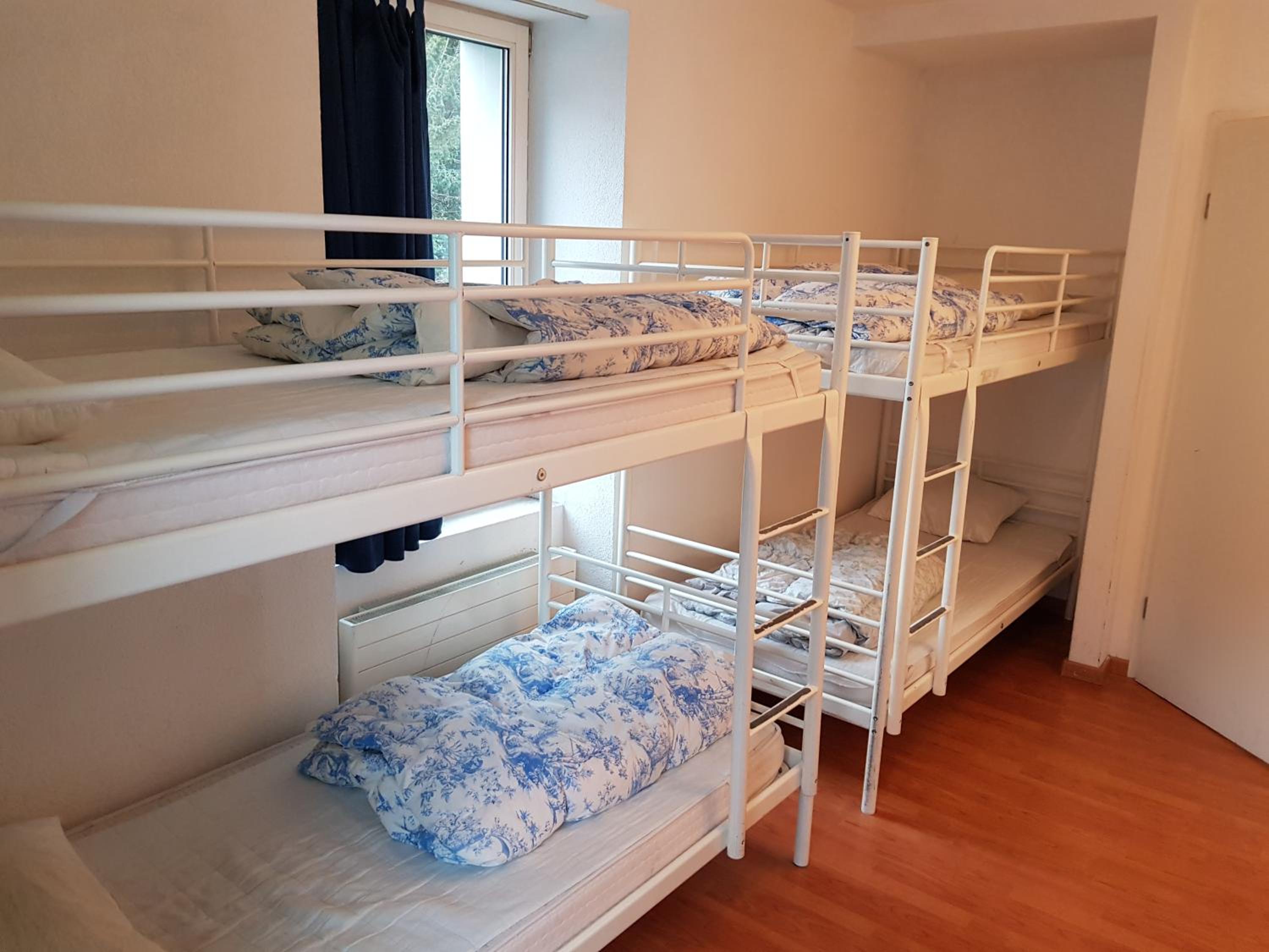 Bed in 4-Bed Mixed Dormitory Room photo 2