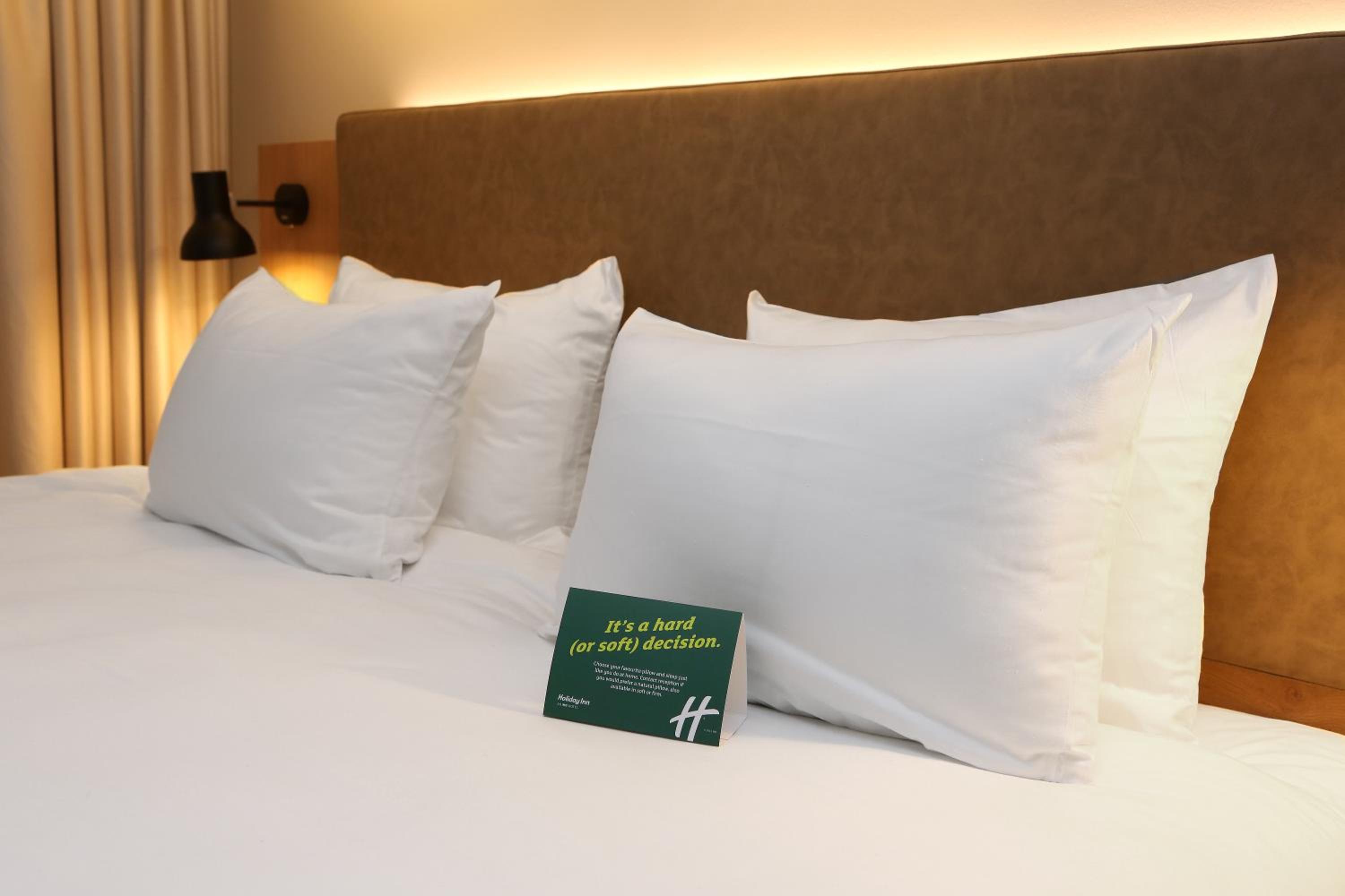 Standard King Room - Photo 2