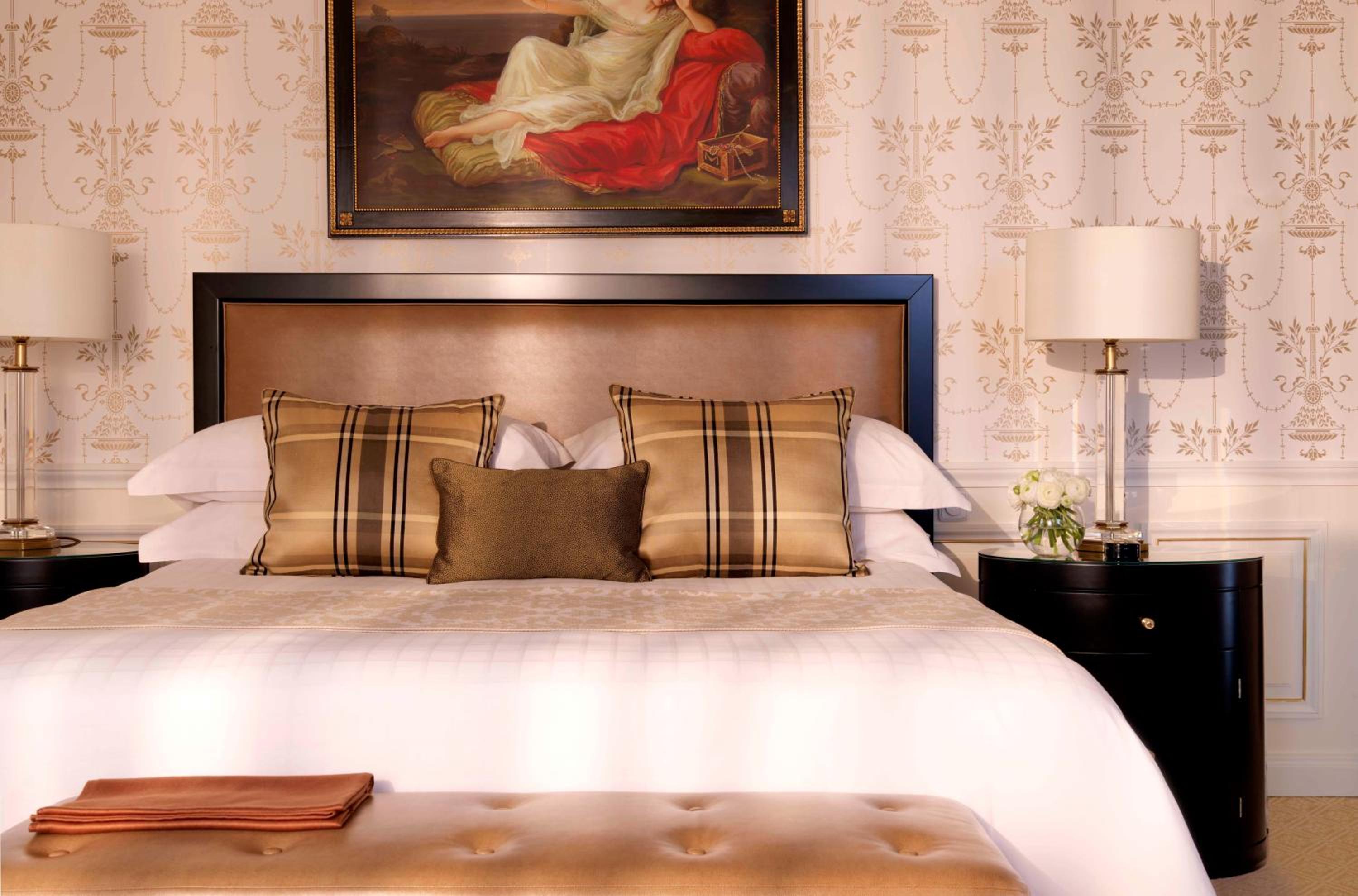 Premier River Room thumbnail 5