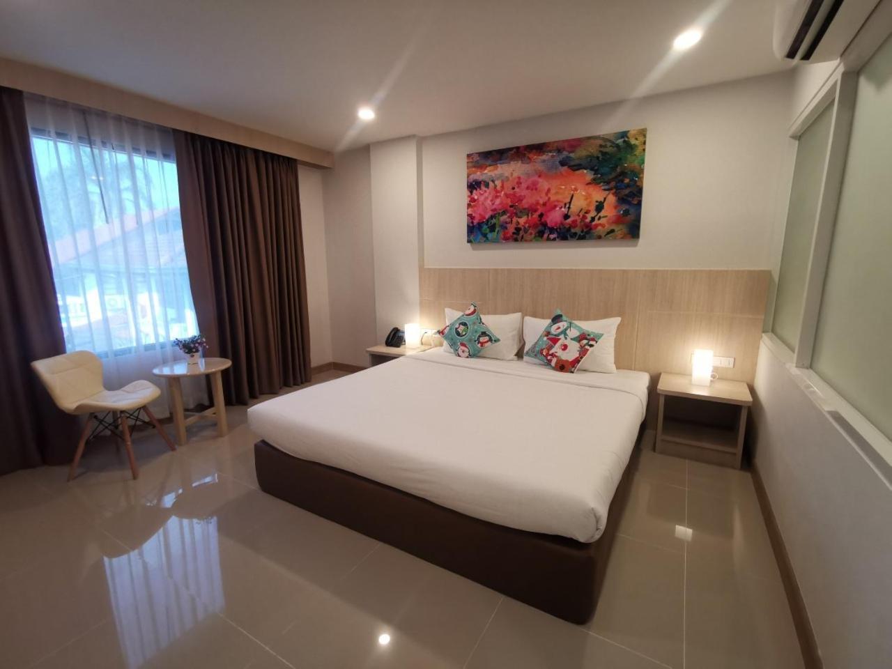 Superior King Room - Photo 17