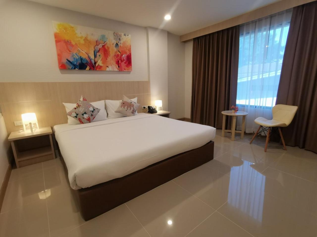 Superior King Room - Photo 16